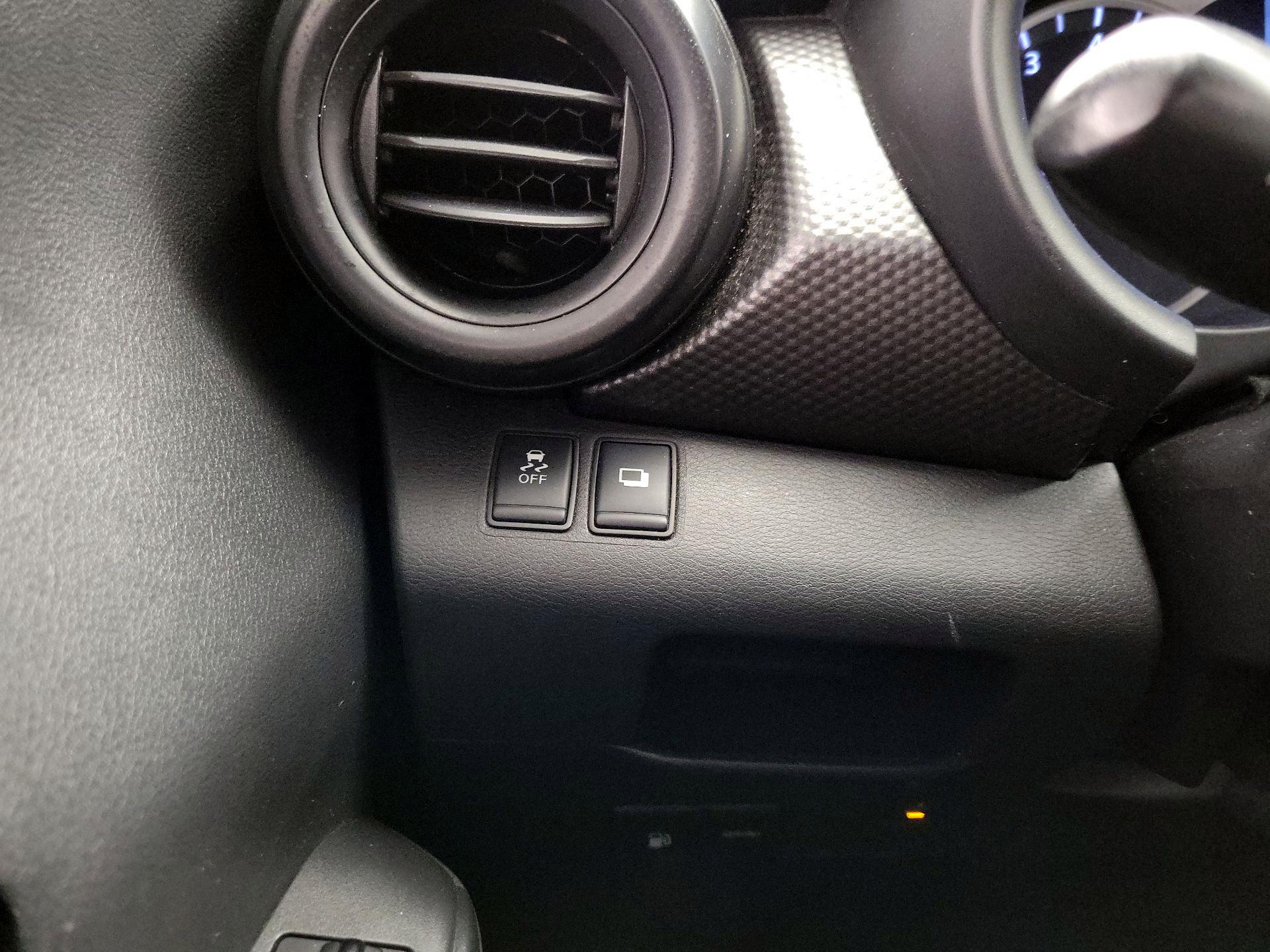 Thumbnail: 2019 Nissan Kicks - 13