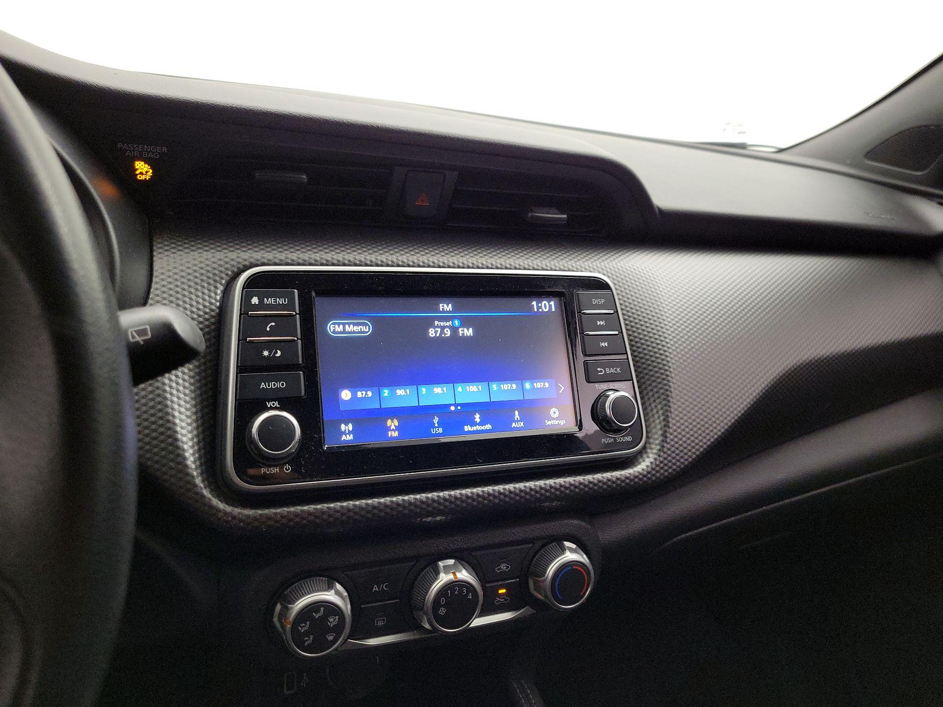 Thumbnail: 2019 Nissan Kicks - 15