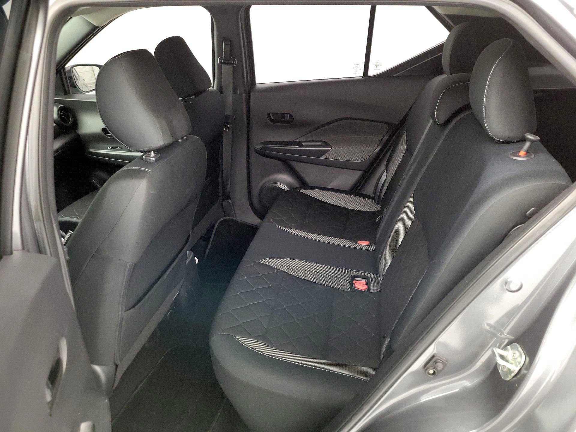 Thumbnail: 2019 Nissan Kicks - 19