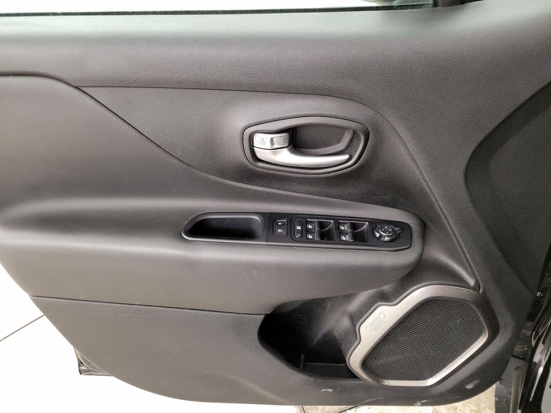 Thumbnail: 2020 Jeep Renegade - 12