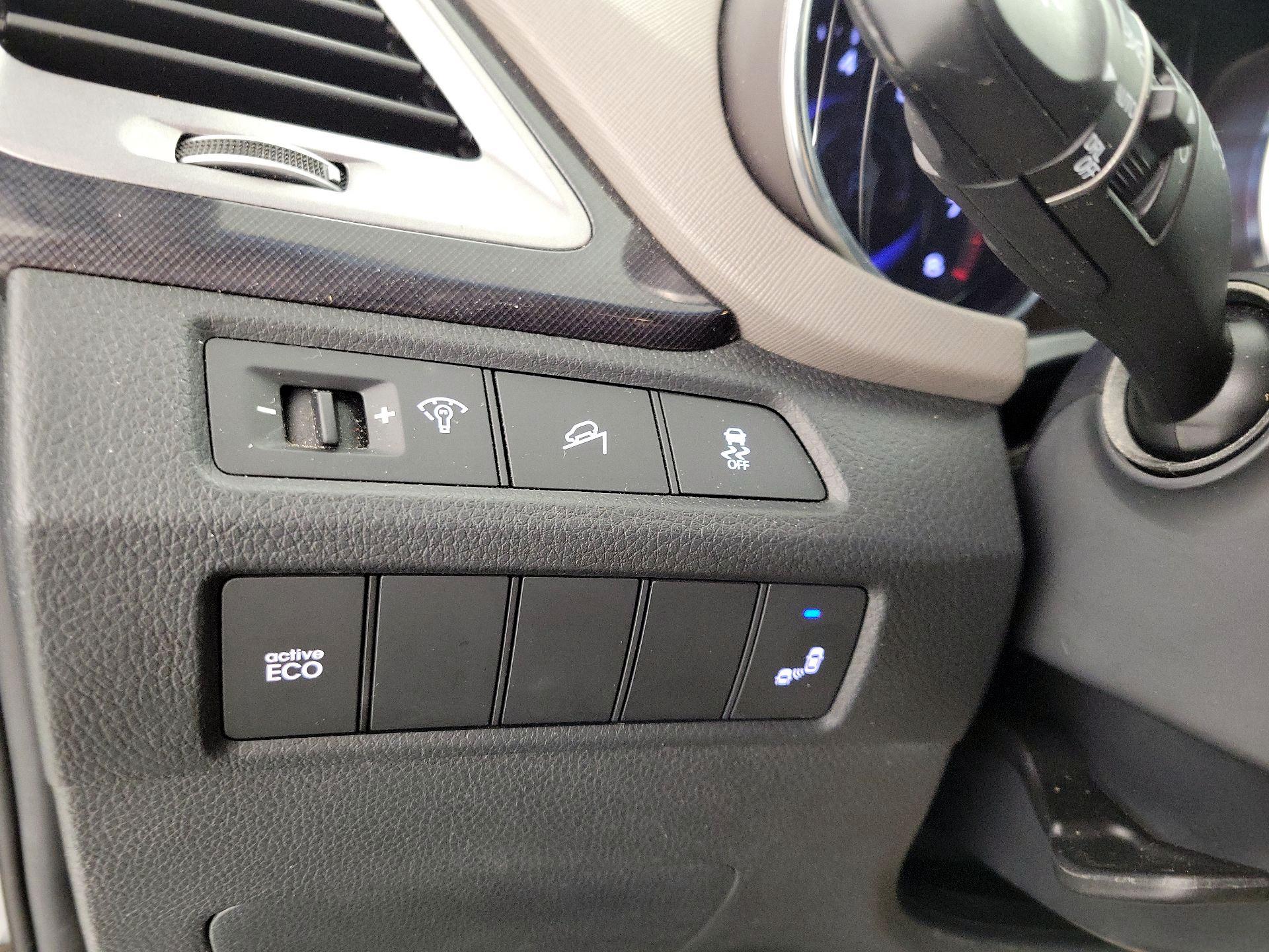 Thumbnail: 2015 Hyundai Santa Fe - 13