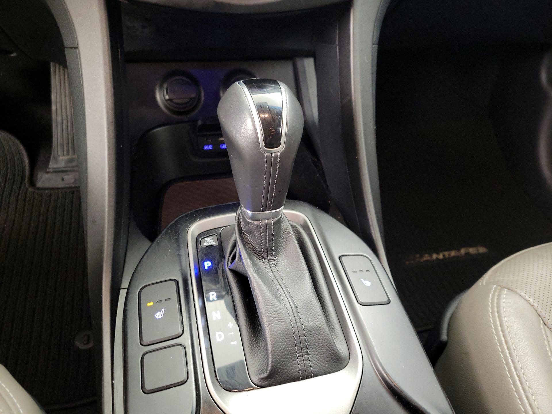 Thumbnail: 2015 Hyundai Santa Fe - 17