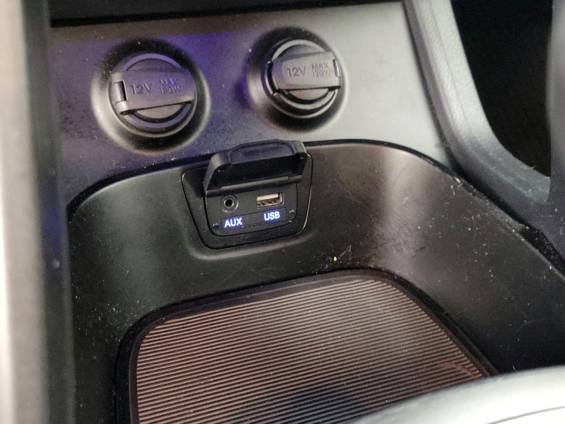 Thumbnail: 2015 Hyundai Santa Fe - 18