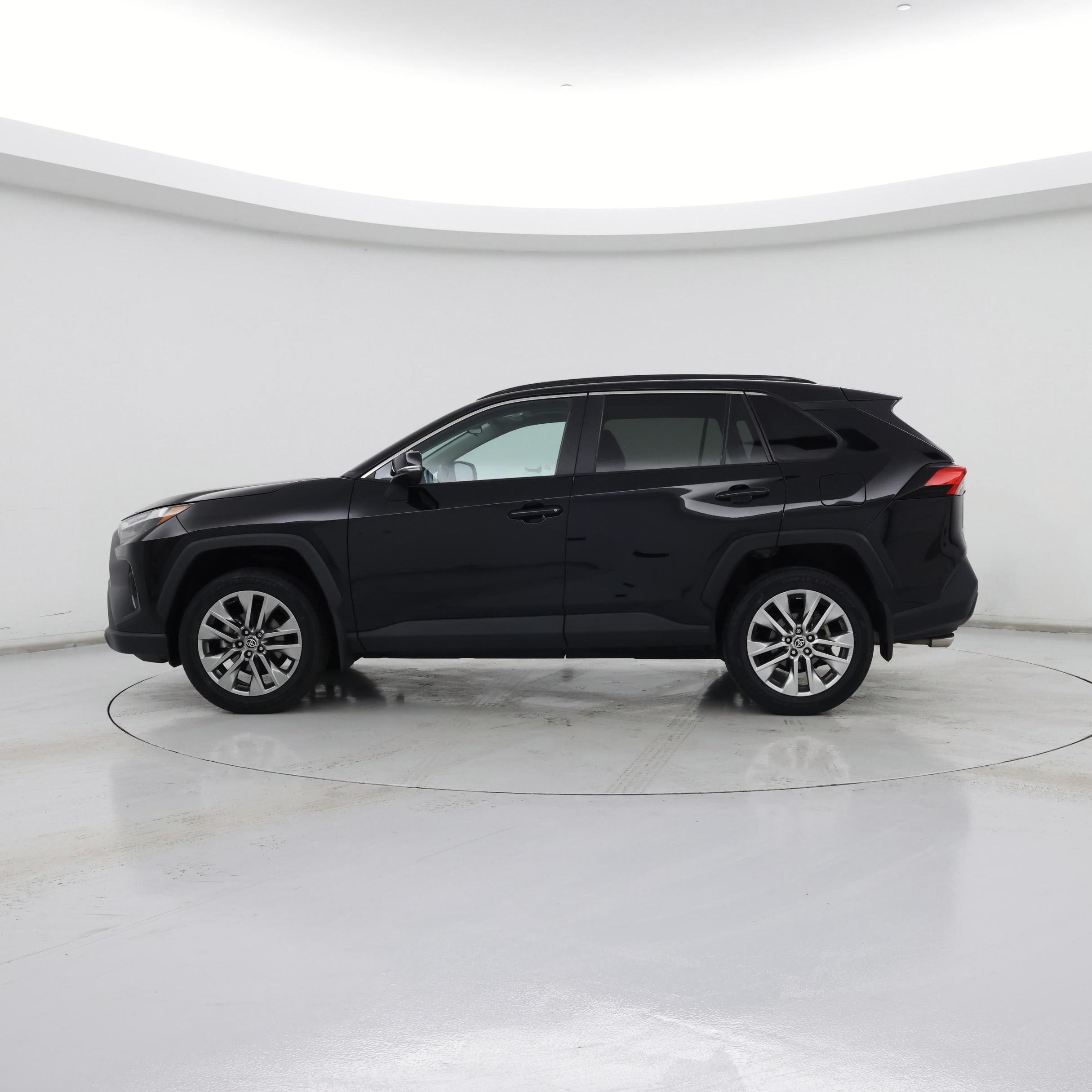 Thumbnail: 2023 Toyota RAV4 - 3