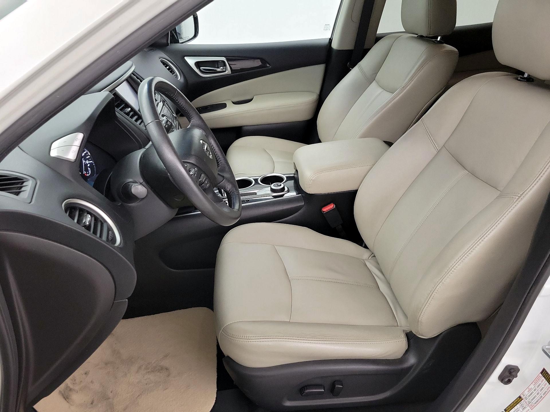 Thumbnail: 2015 Nissan Pathfinder - 11