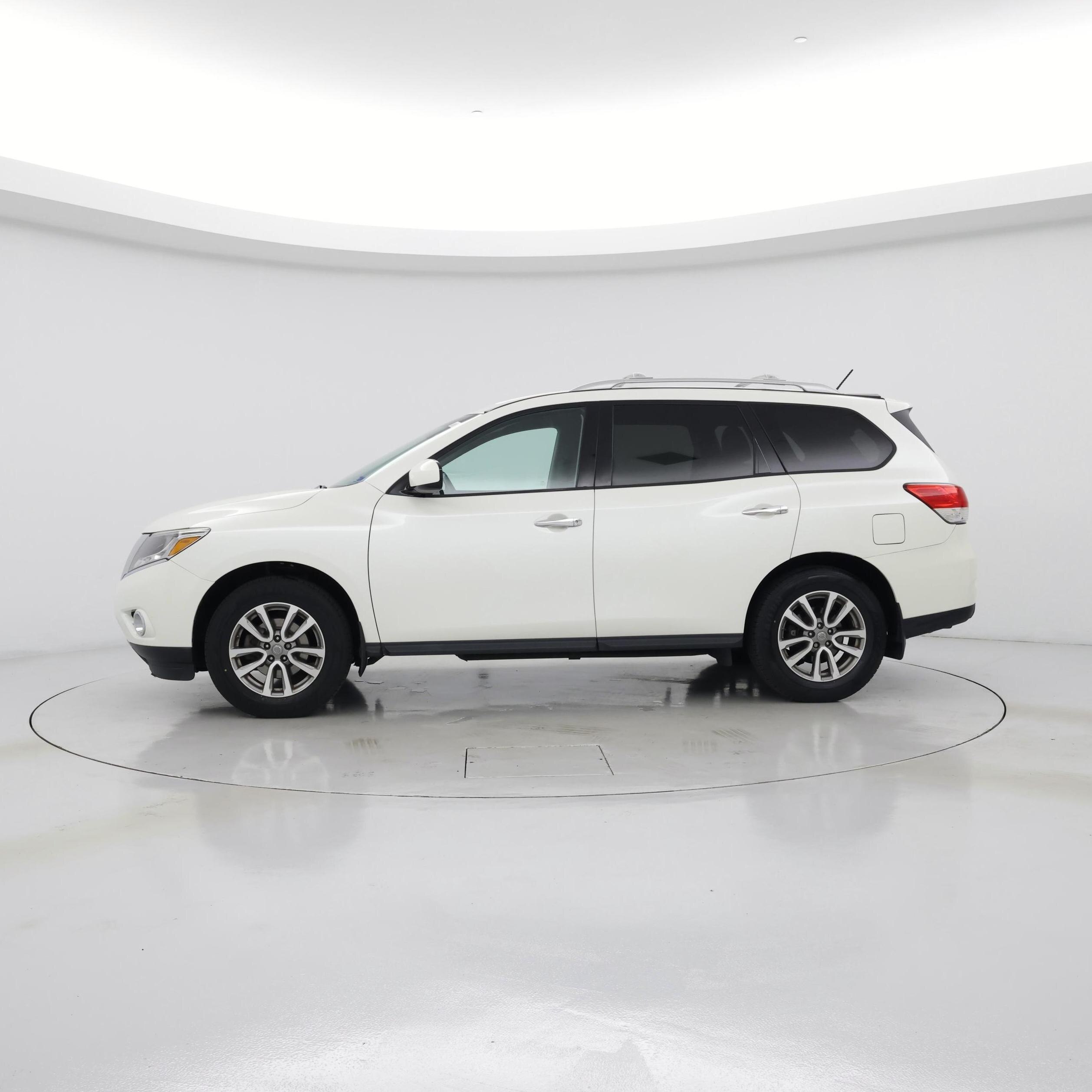 Thumbnail: 2015 Nissan Pathfinder - 3
