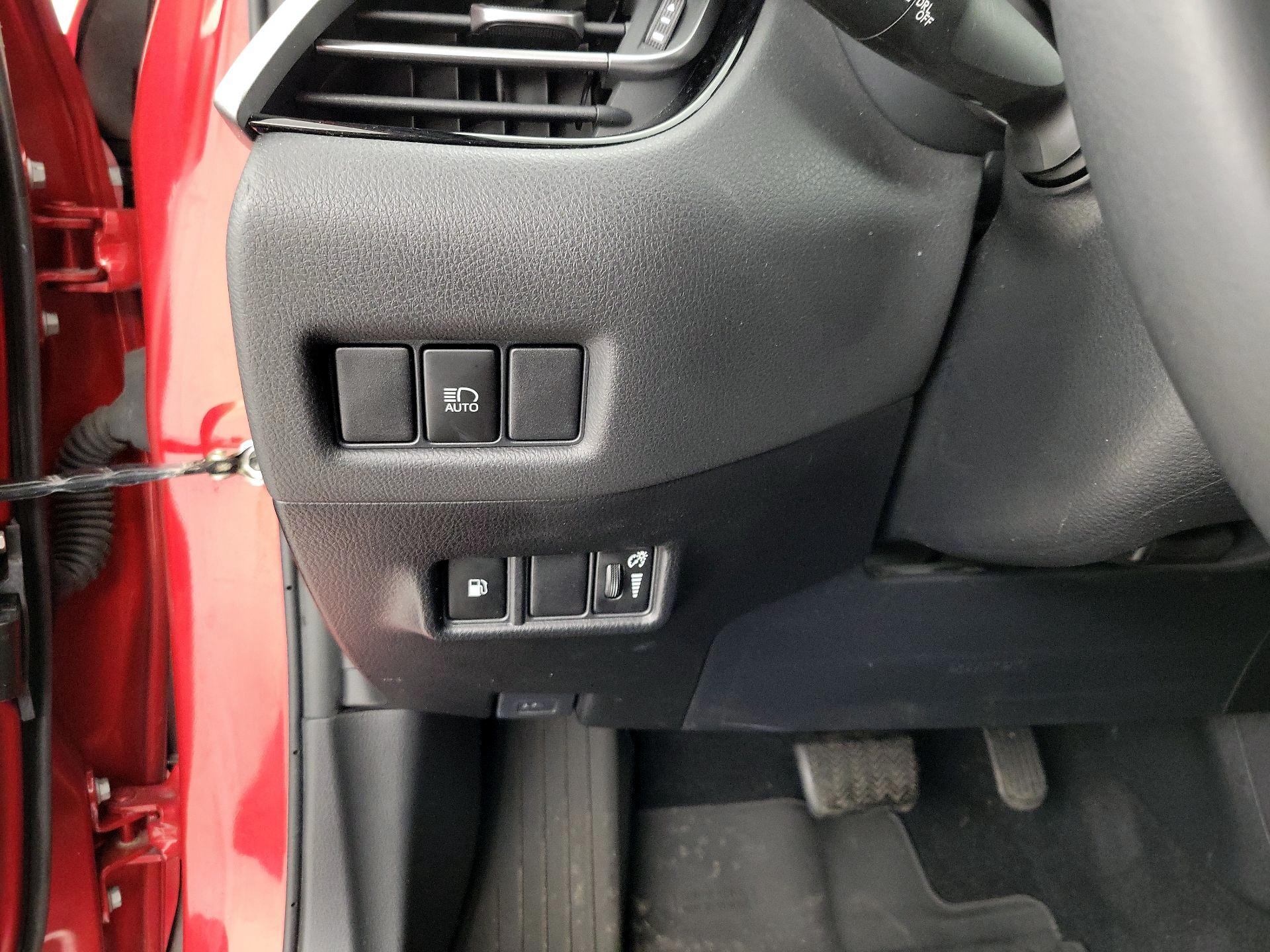 Thumbnail: 2021 Toyota C-HR - 13