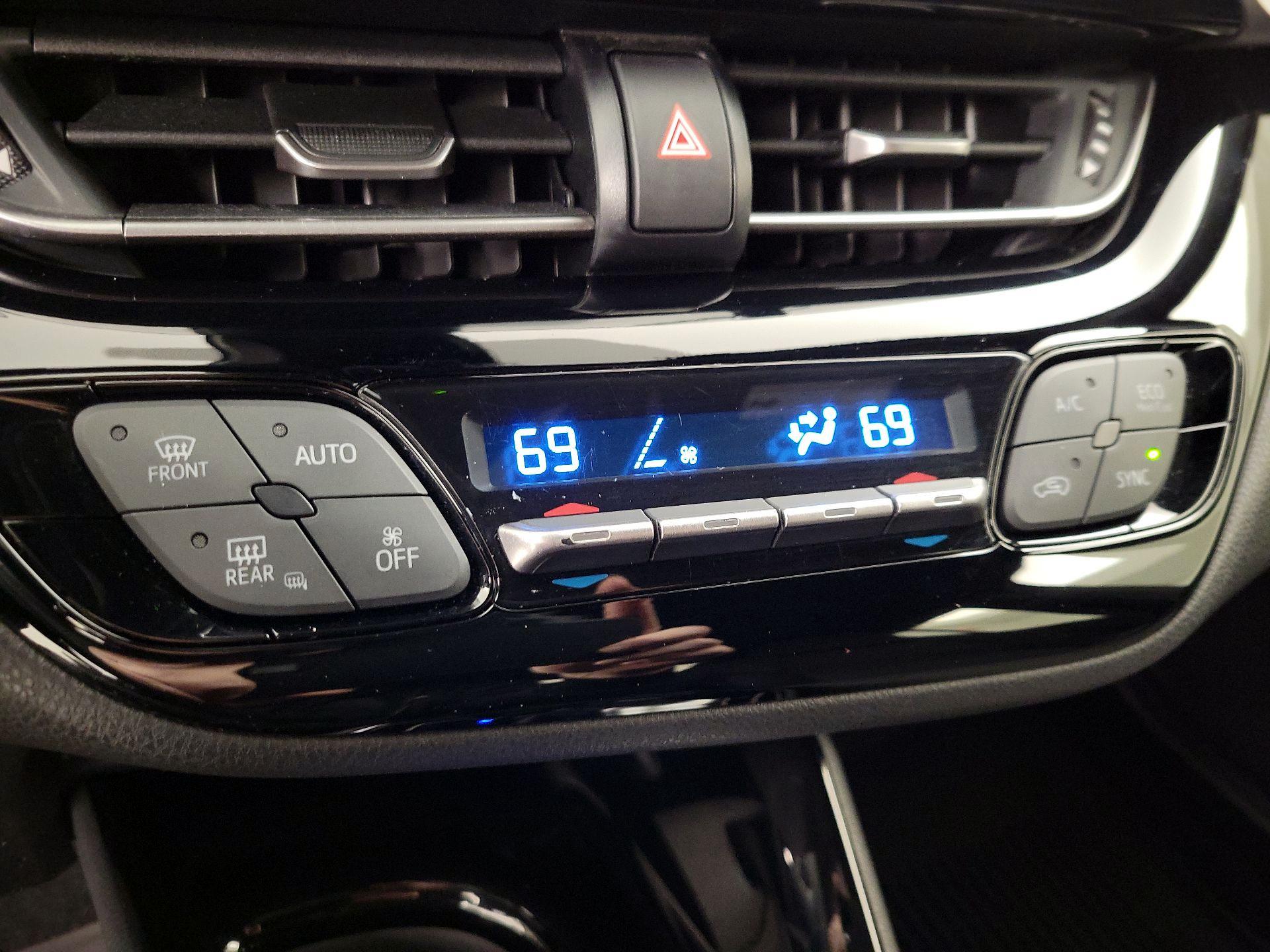 Thumbnail: 2021 Toyota C-HR - 16