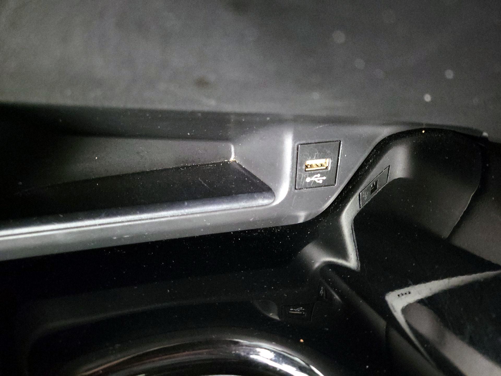 Thumbnail: 2021 Toyota C-HR - 18