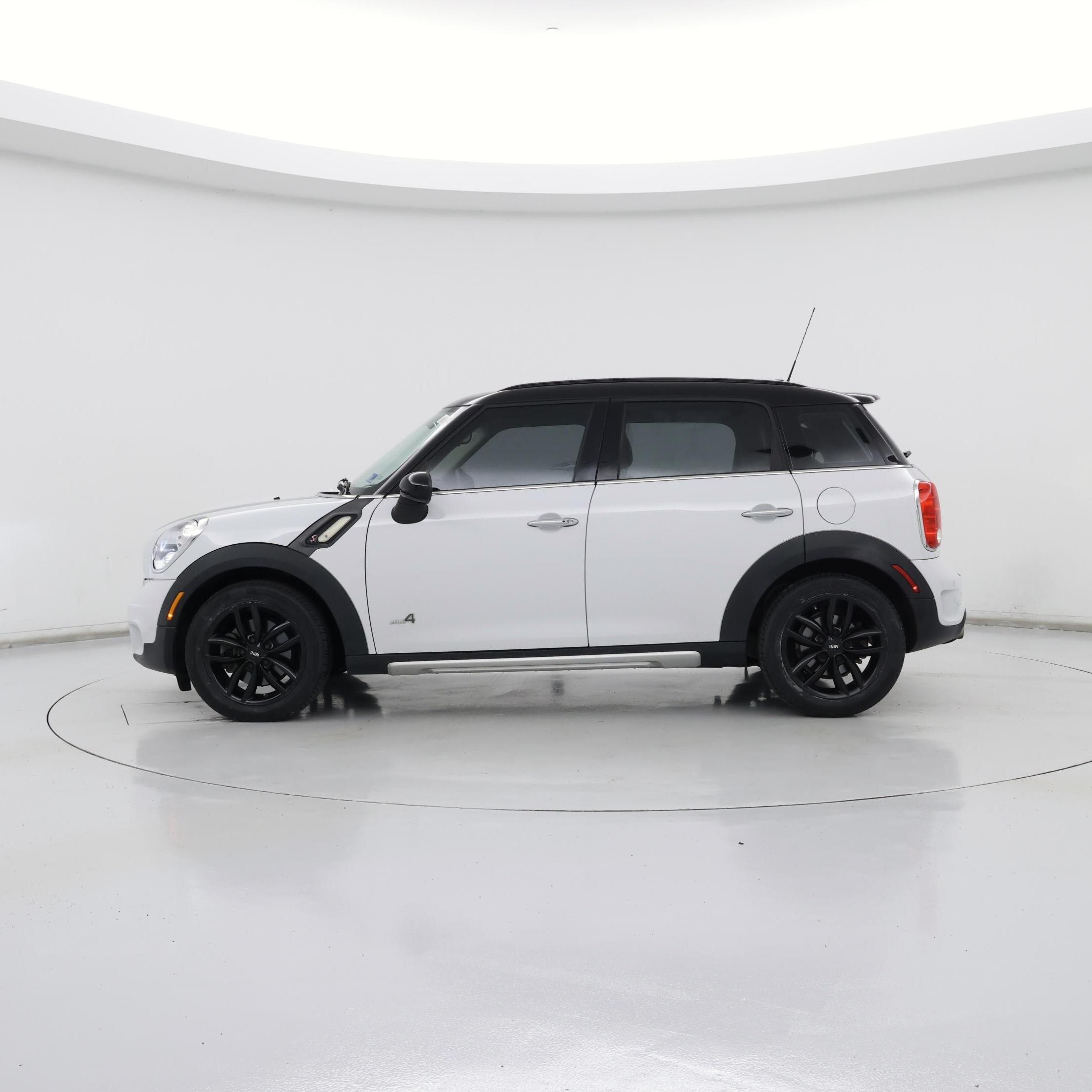 Thumbnail: 2015 MINI Cooper Countryman - 3