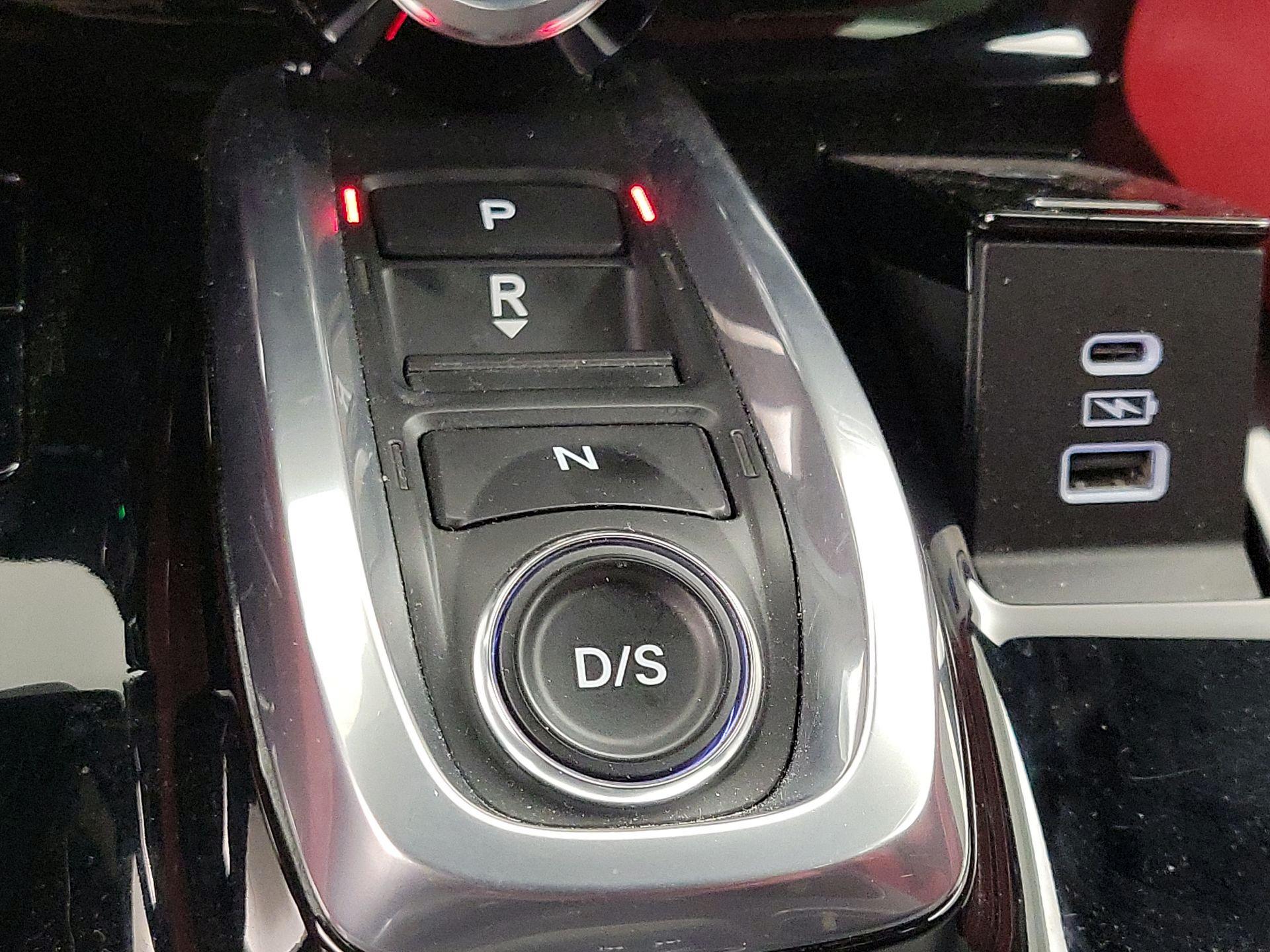 Thumbnail: 2023 Acura MDX - 18