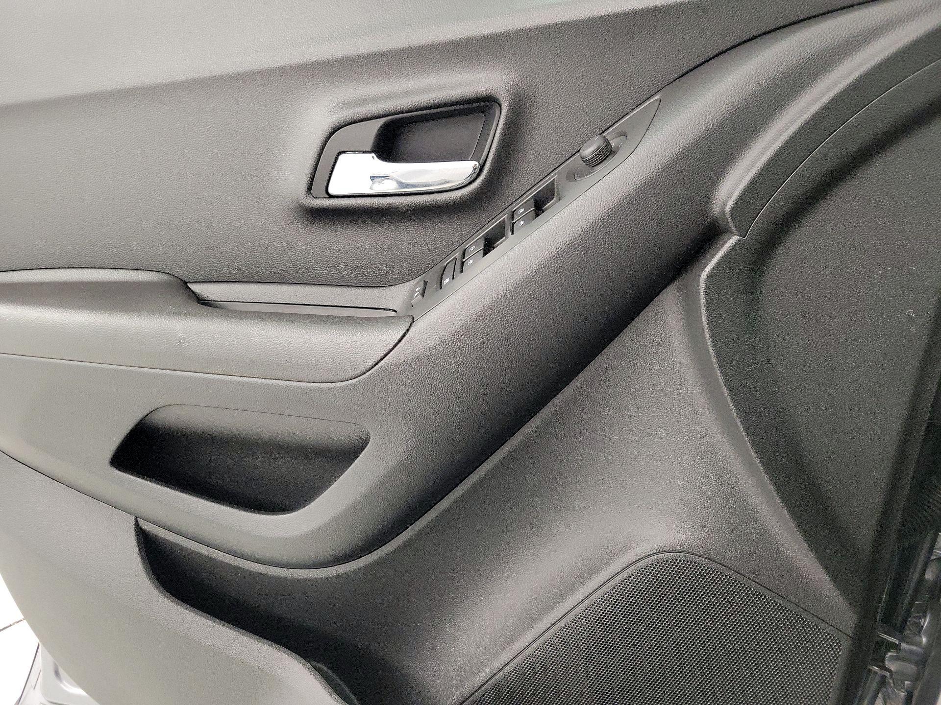 Thumbnail: 2019 Chevrolet Trax - 12