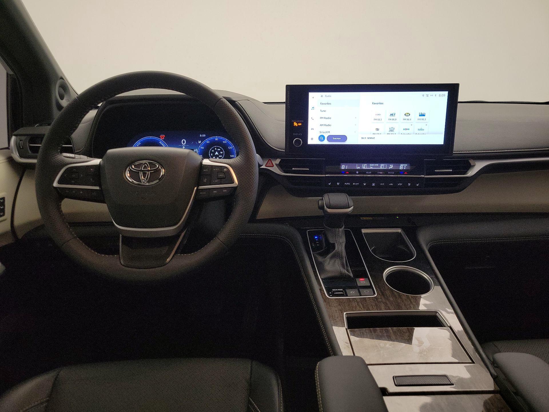 Thumbnail: 2025 Toyota Sienna - 9