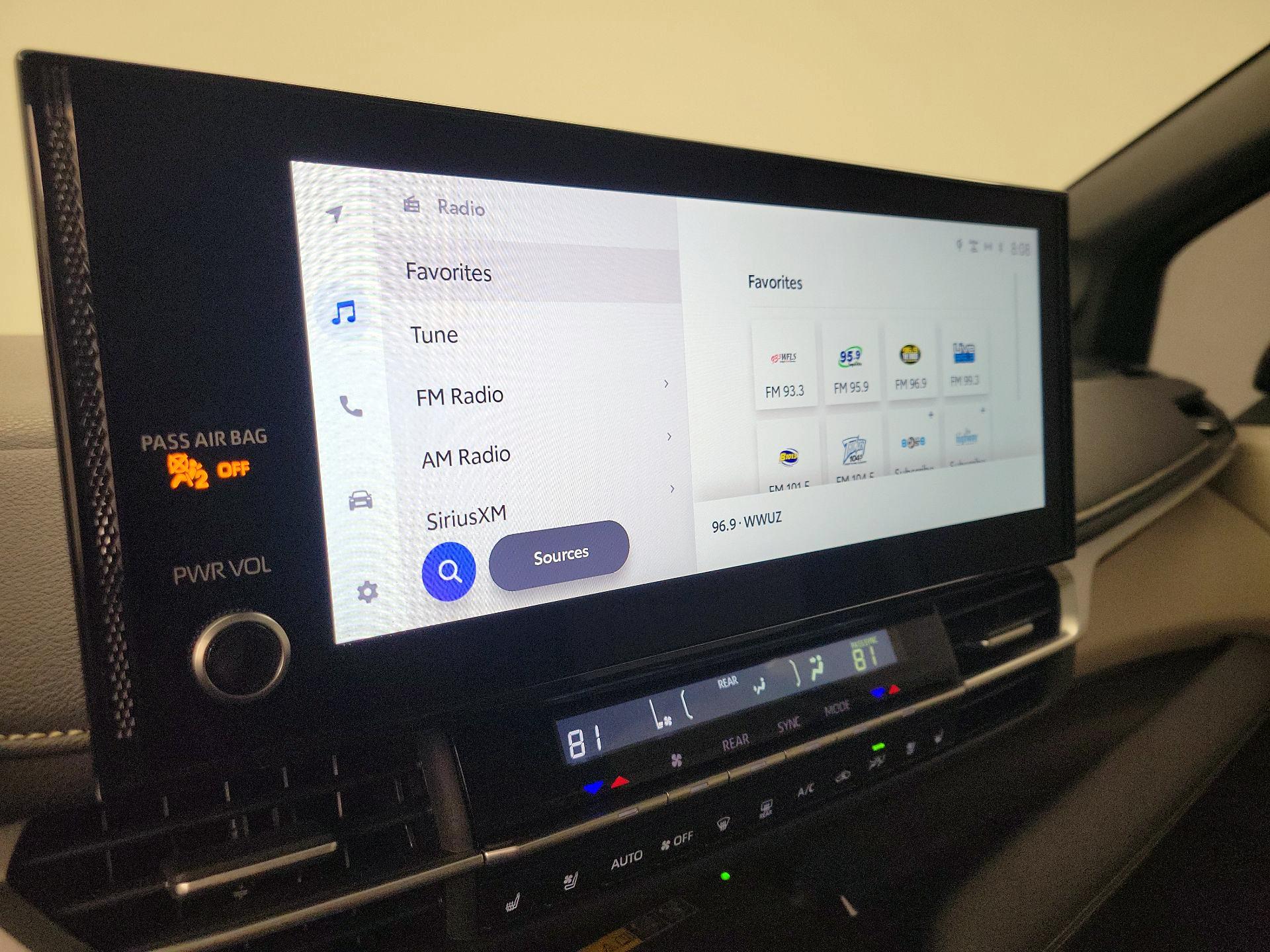 Thumbnail: 2025 Toyota Sienna - 15