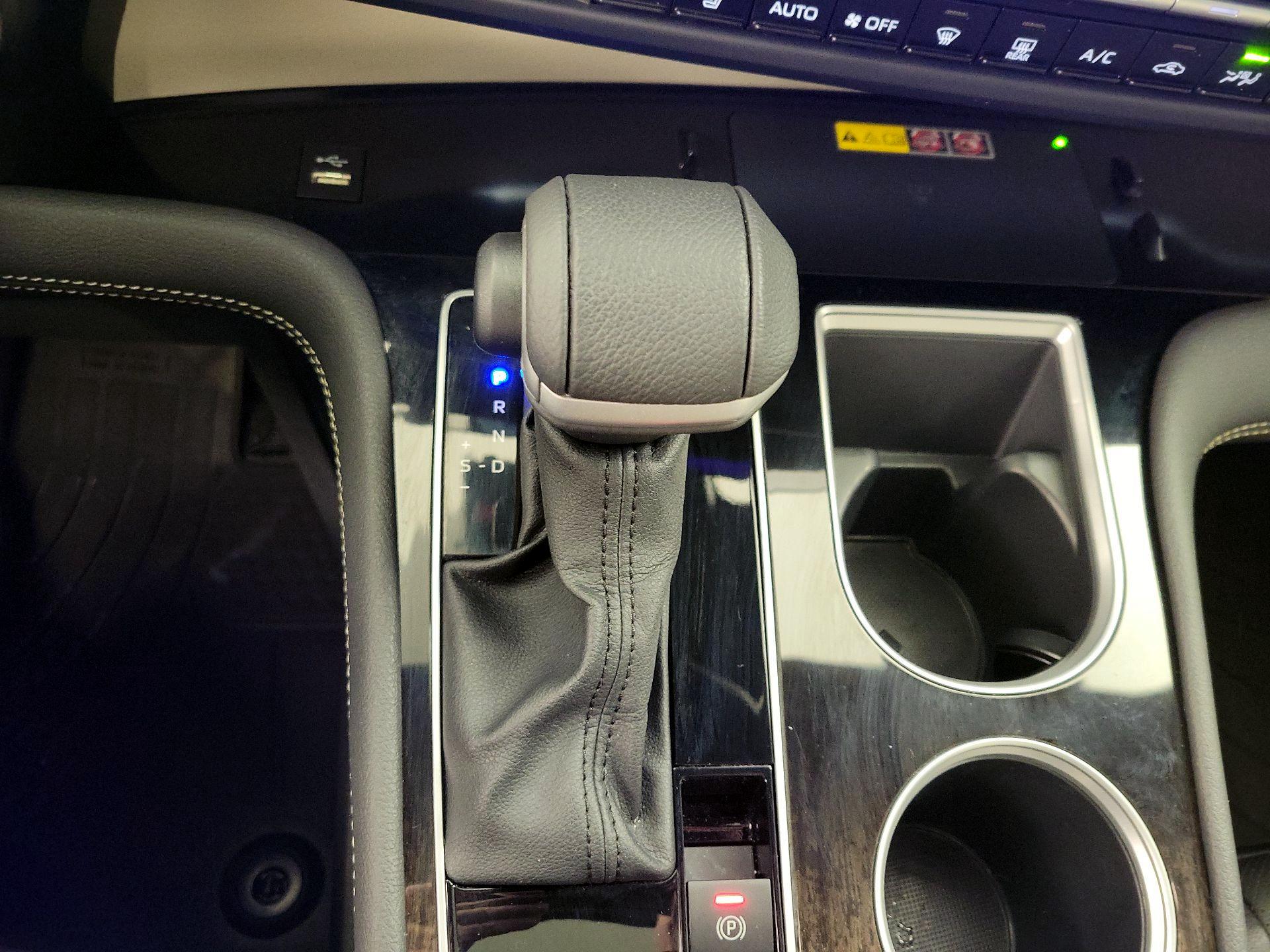 Thumbnail: 2025 Toyota Sienna - 17