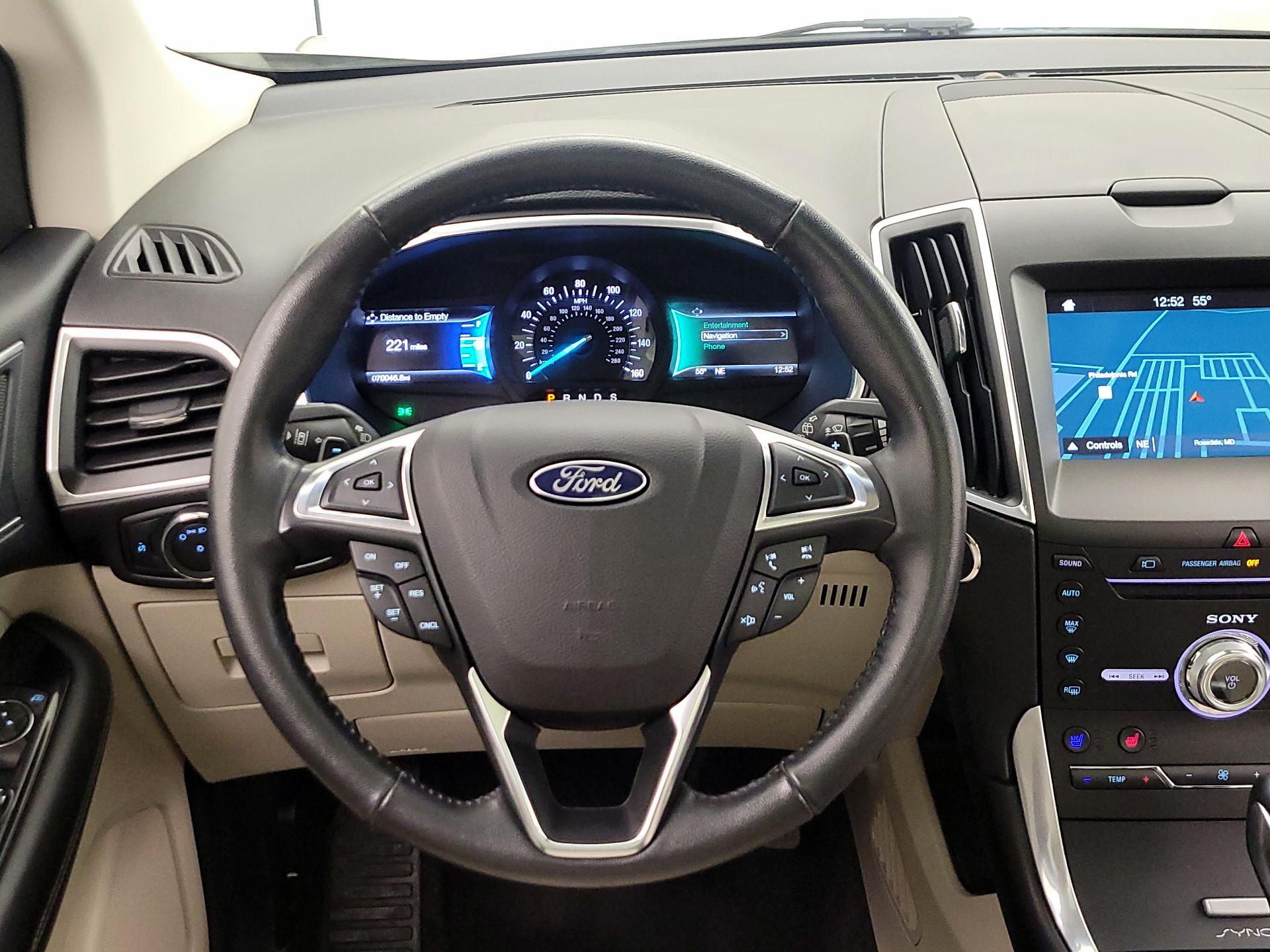 Thumbnail: 2017 Ford Edge - 10