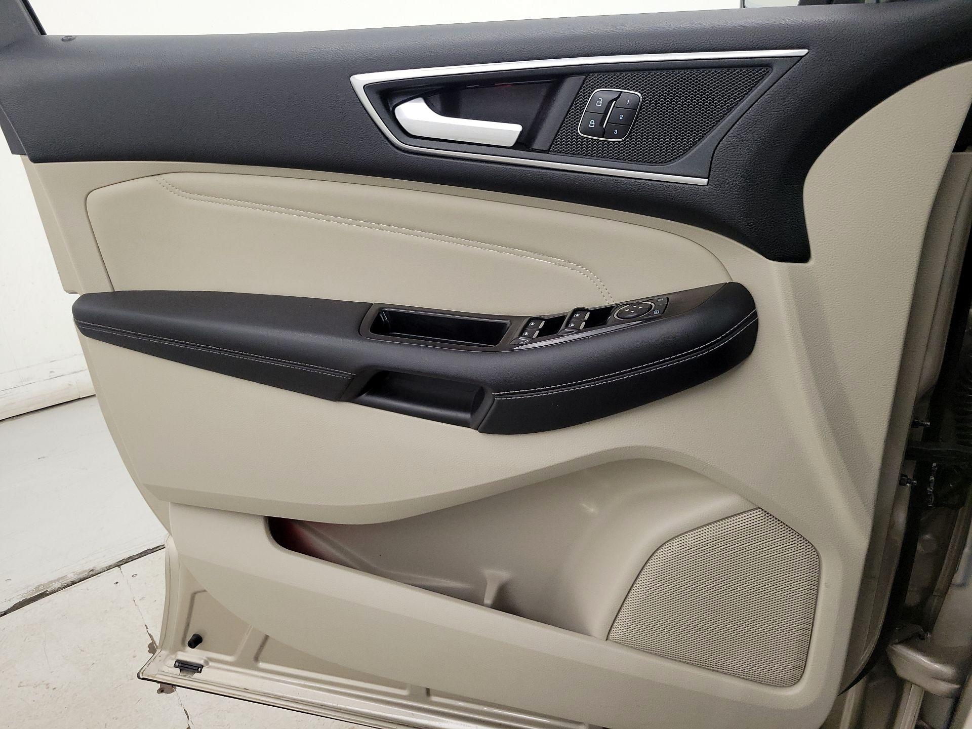 Thumbnail: 2017 Ford Edge - 12