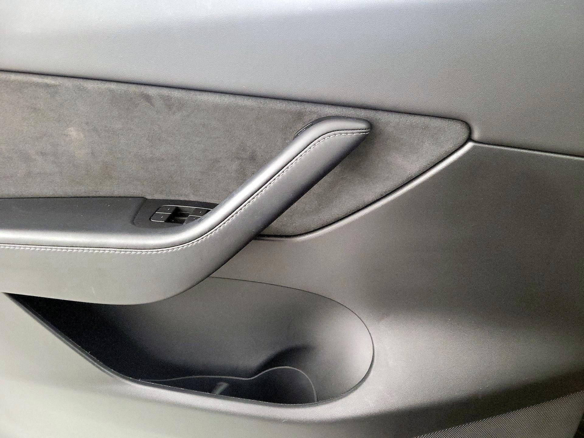 Thumbnail: 2022 Tesla Model Y - 12