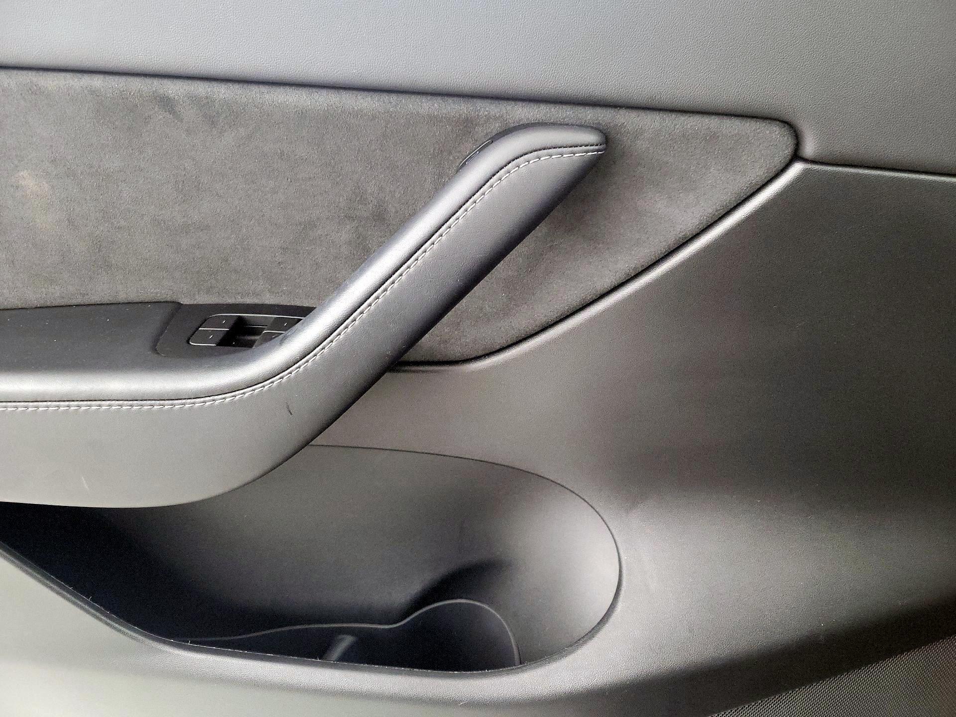 Thumbnail: 2022 Tesla Model Y - 13