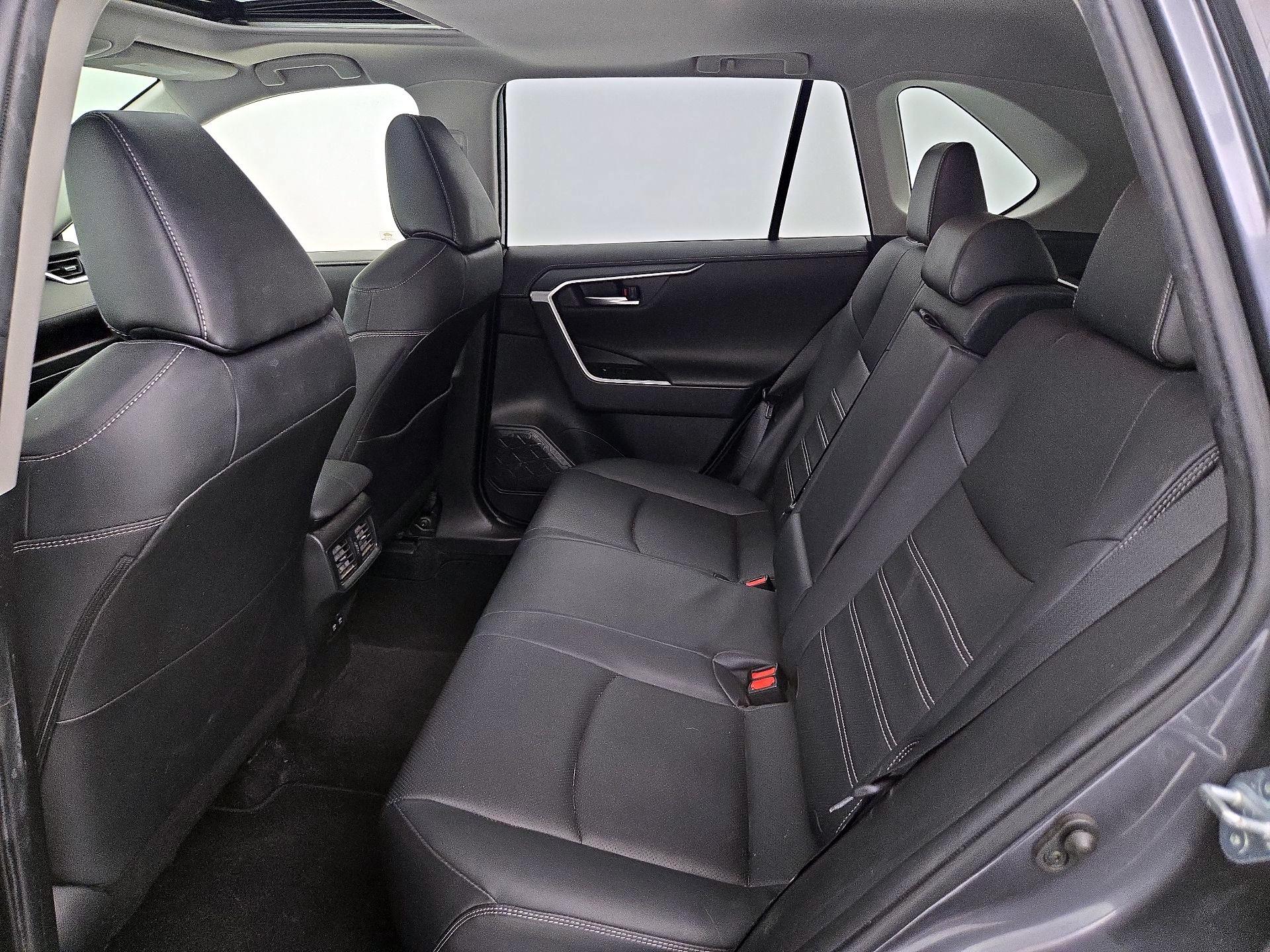 Thumbnail: 2019 Toyota RAV4 - 20