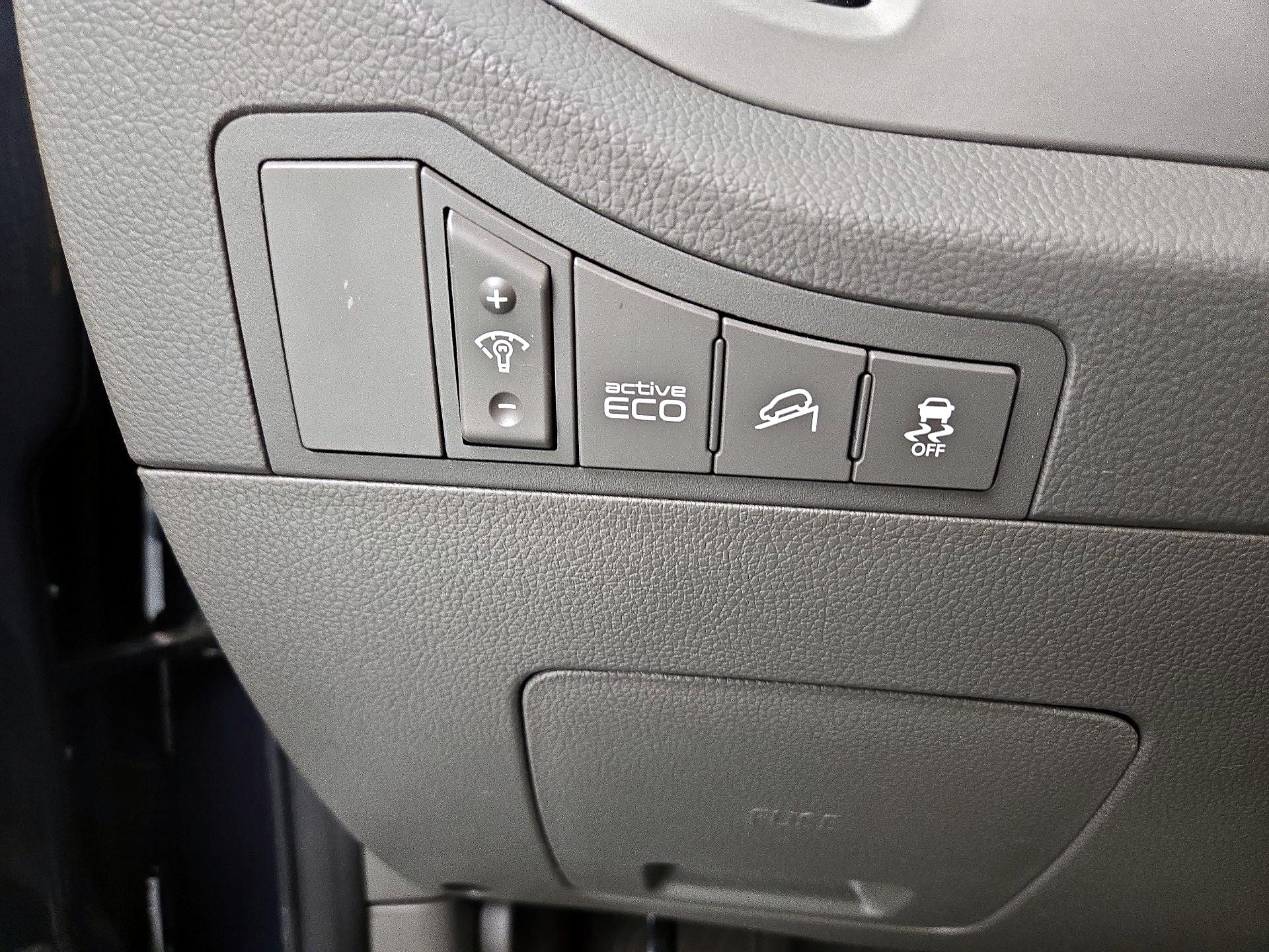 Thumbnail: 2016 Kia Sportage - 13