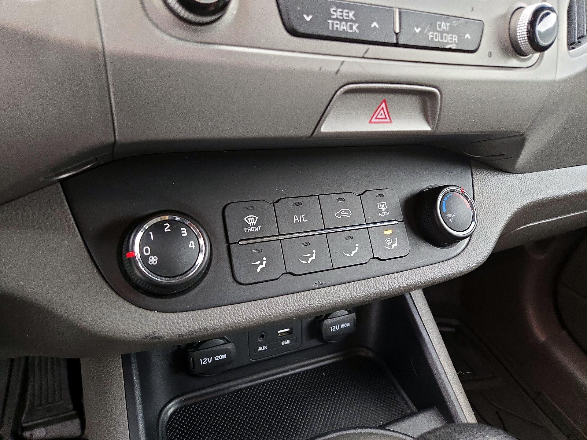 Thumbnail: 2016 Kia Sportage - 16