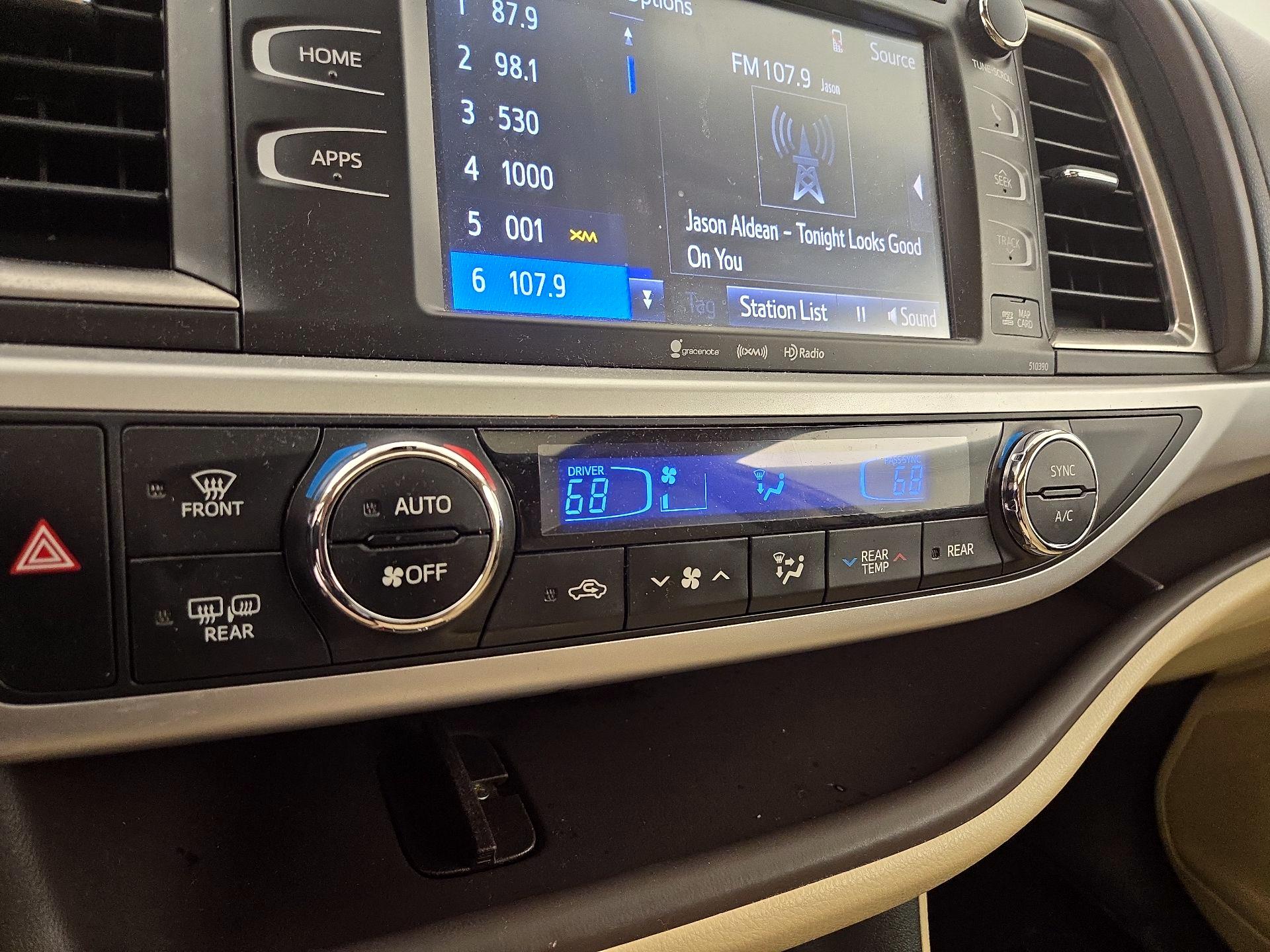 Thumbnail: 2018 Toyota Highlander - 17