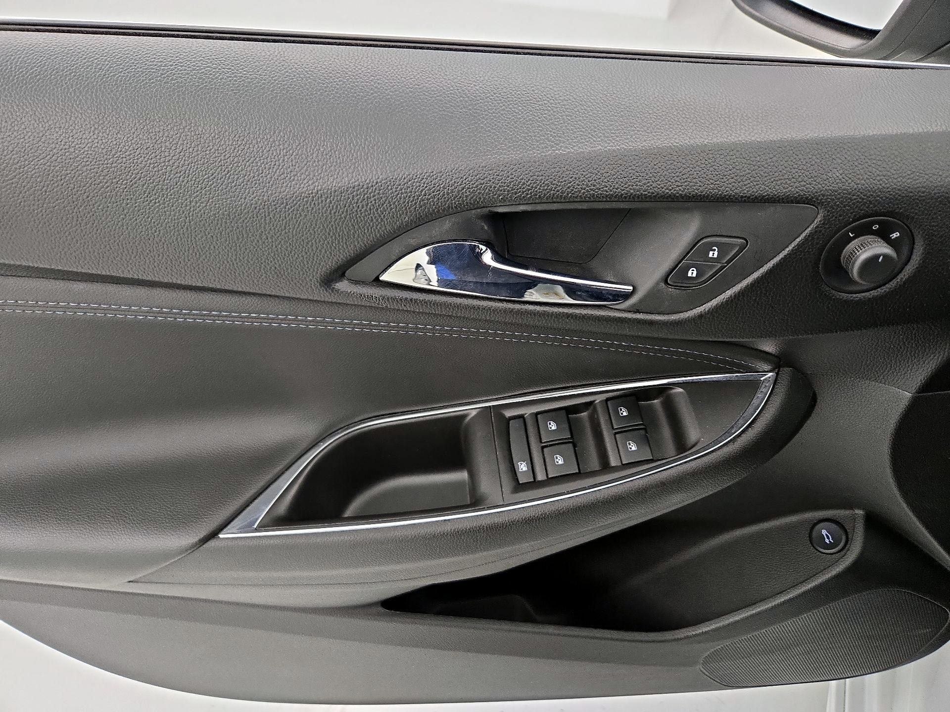 Thumbnail: 2017 Chevrolet Cruze - 12