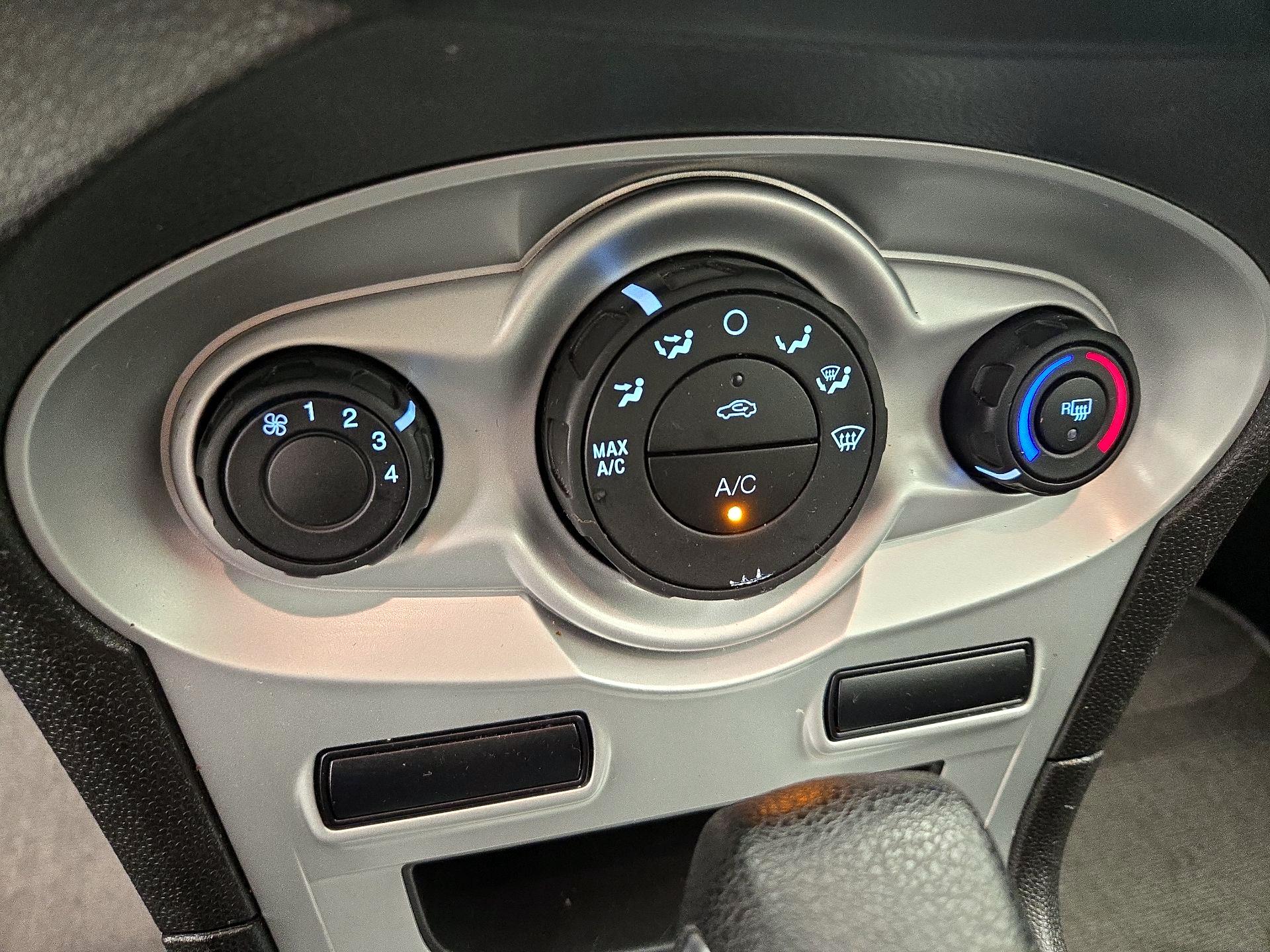 Thumbnail: 2019 Ford Fiesta - 16