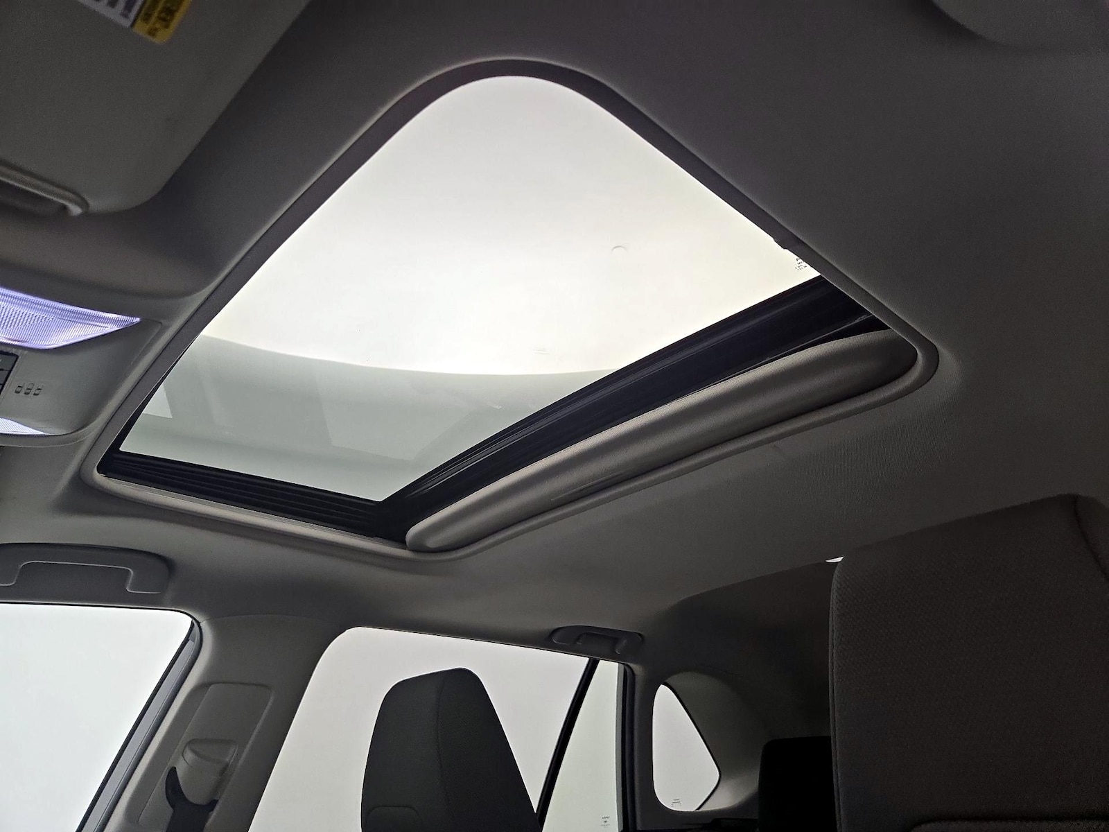 2022 Toyota RAV4 XLE - Photo 20