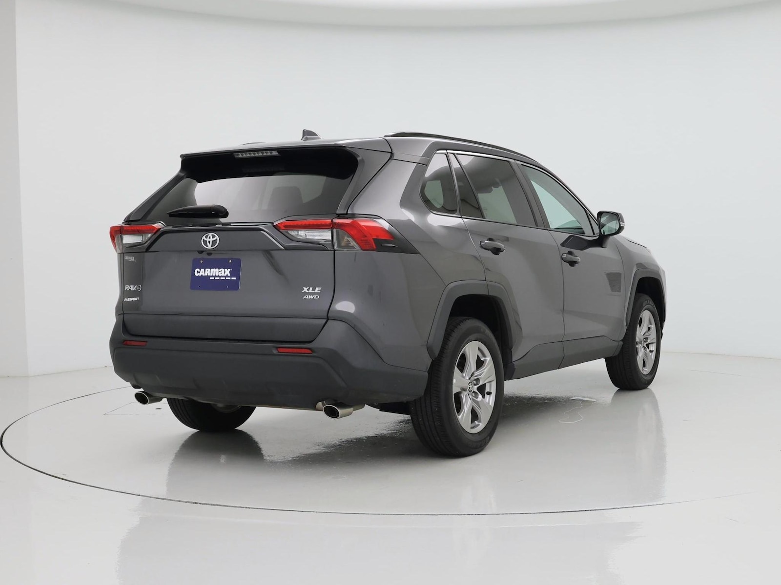 2022 Toyota RAV4 XLE - Photo 9