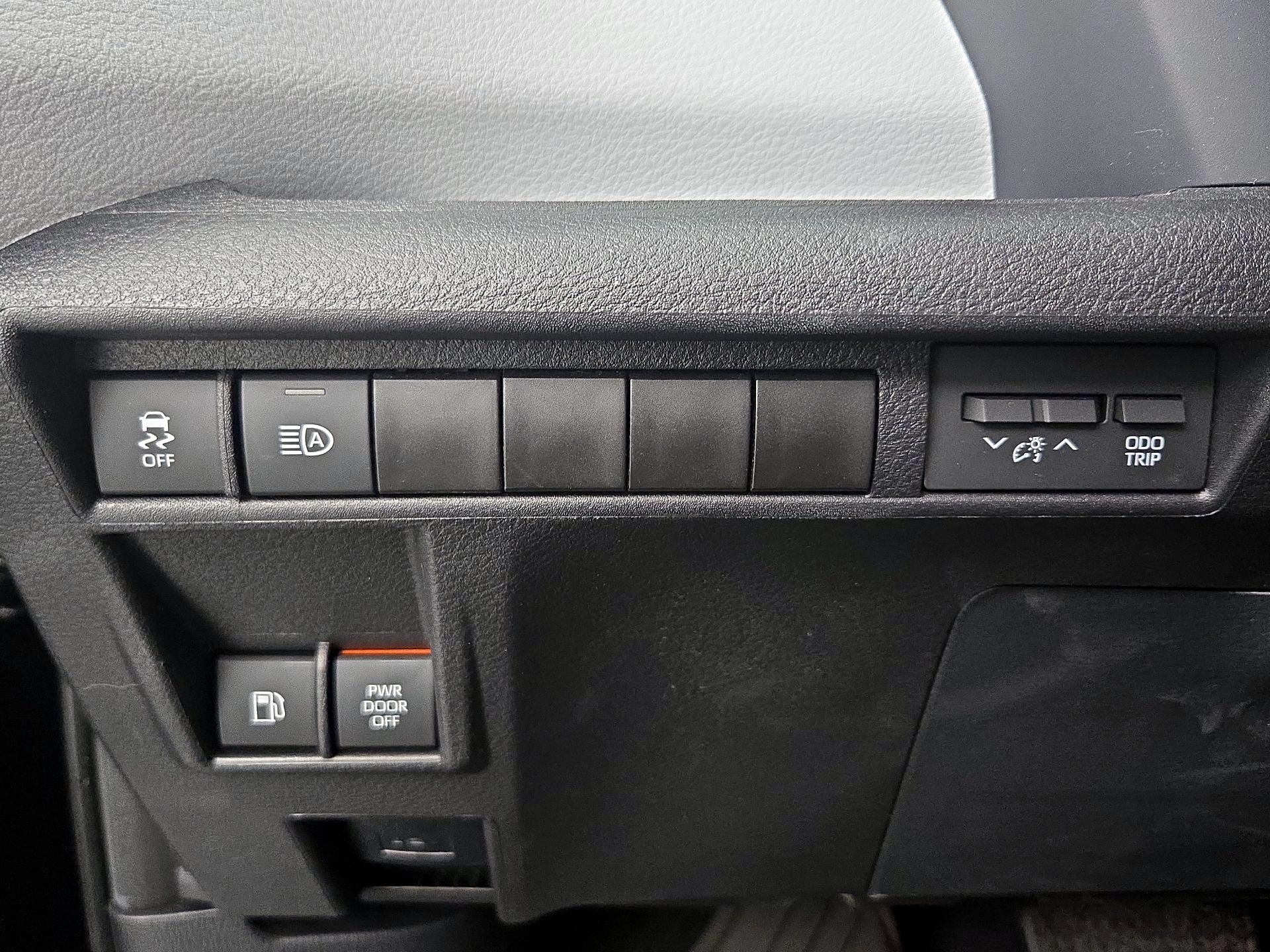 Thumbnail: 2025 Toyota Sienna - 13