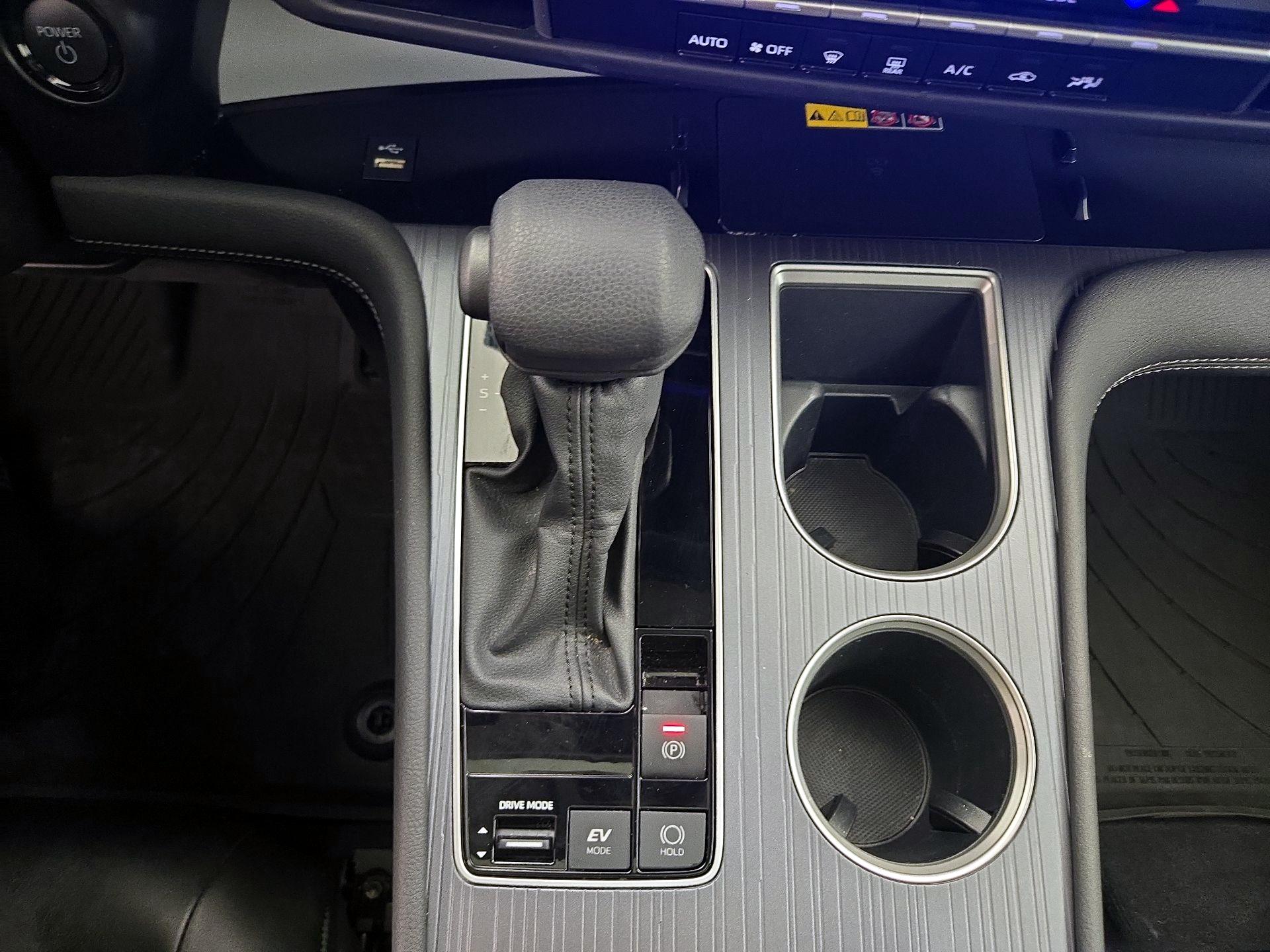 Thumbnail: 2025 Toyota Sienna - 17