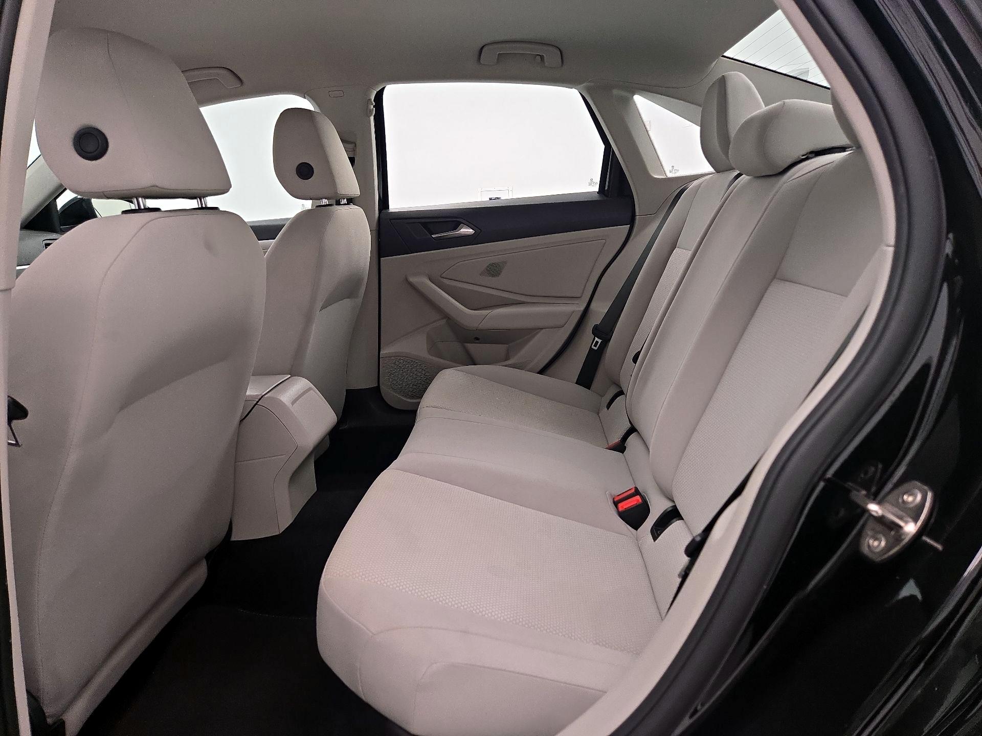 Thumbnail: 2021 Volkswagen Jetta - 19