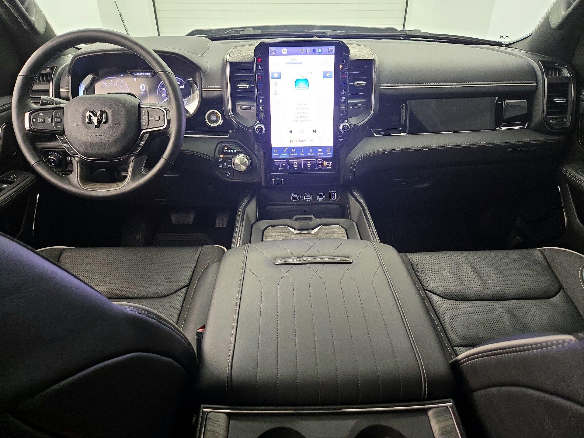 Thumbnail: 2025 RAM 1500 - 9