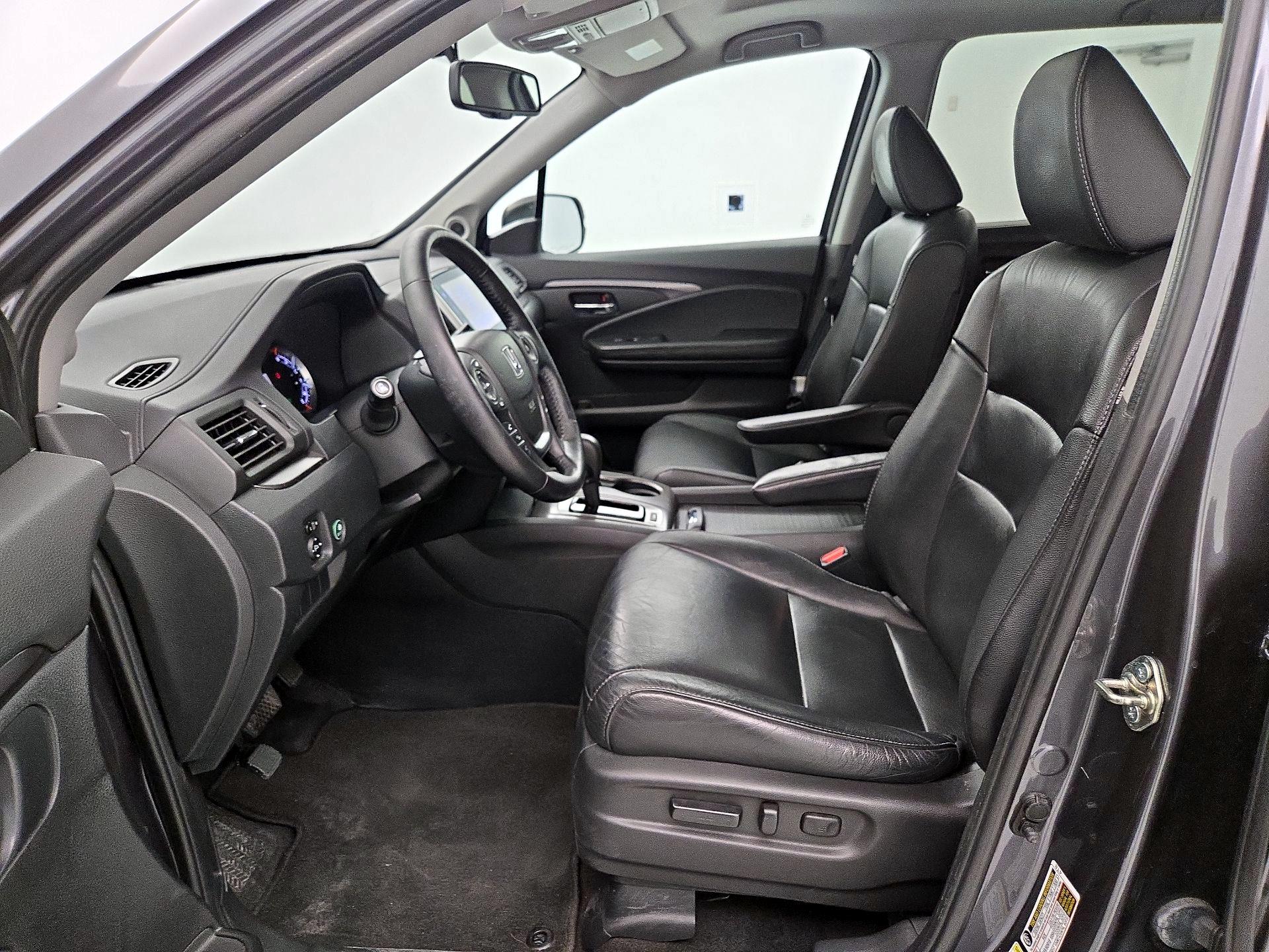 Thumbnail: 2016 Honda Pilot - 11