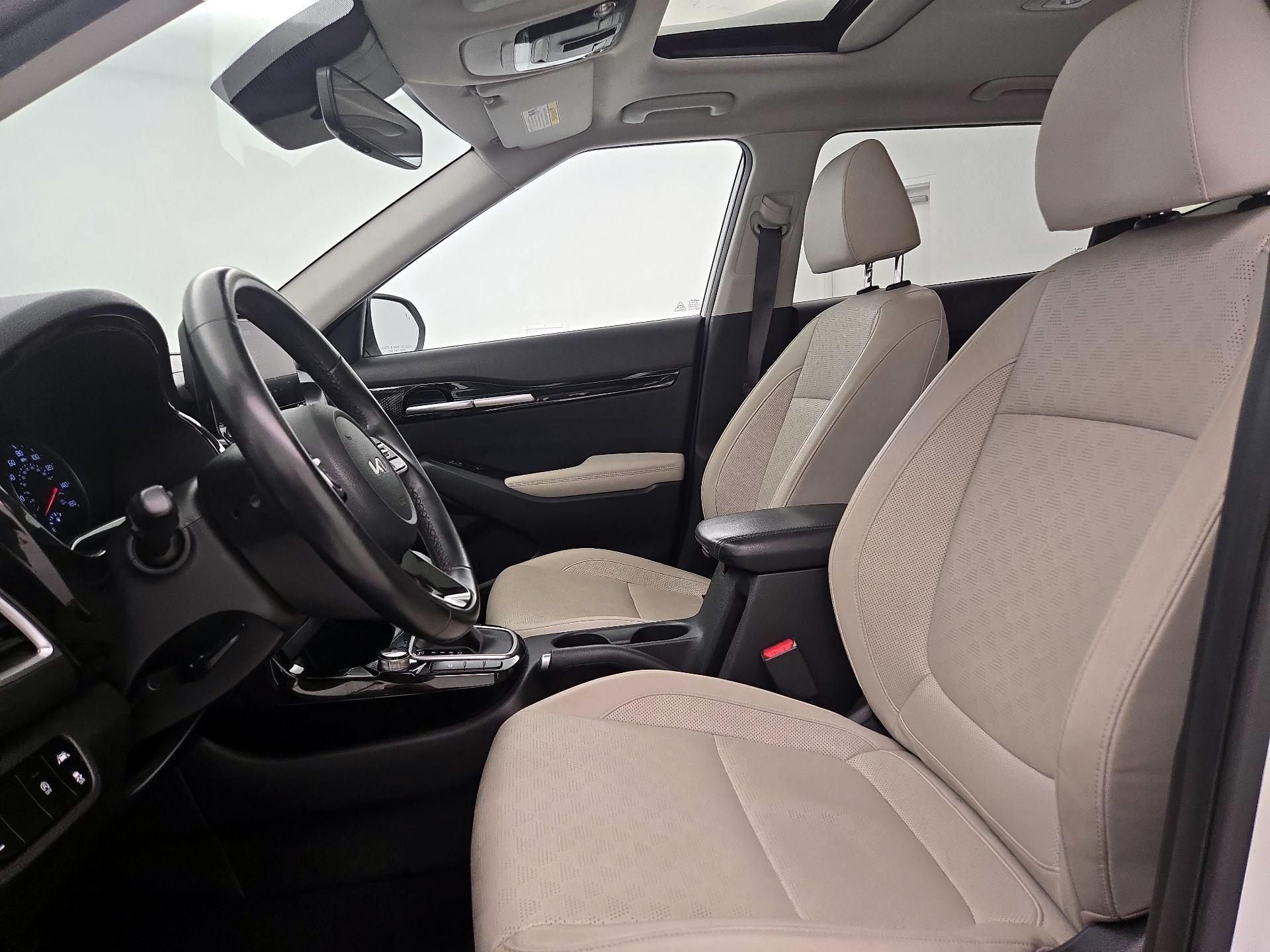 Thumbnail: 2022 Kia Seltos - 11