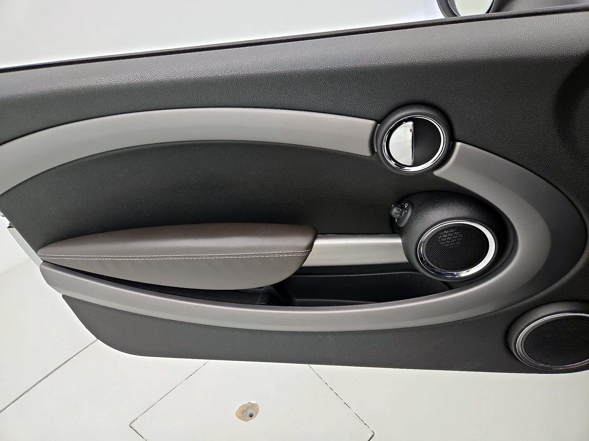 Thumbnail: 2015 MINI Cooper - 12