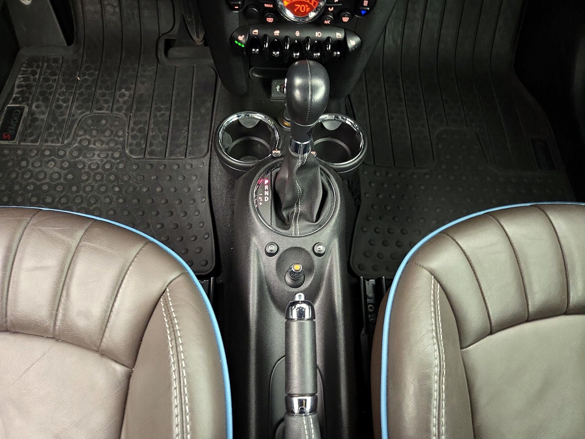 Thumbnail: 2015 MINI Cooper - 16