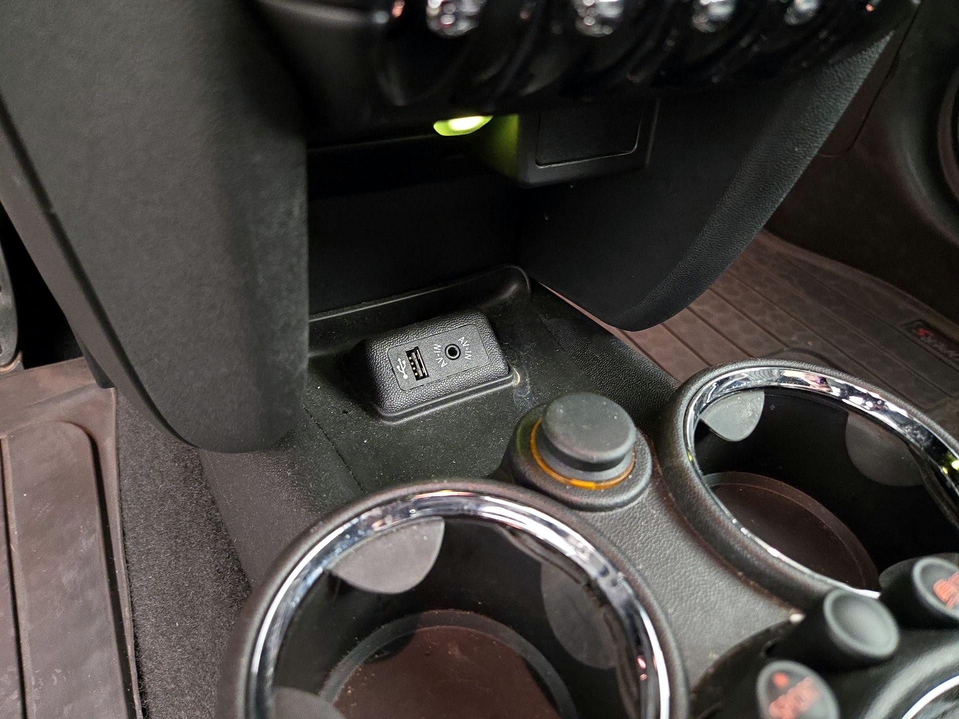 Thumbnail: 2015 MINI Cooper - 17