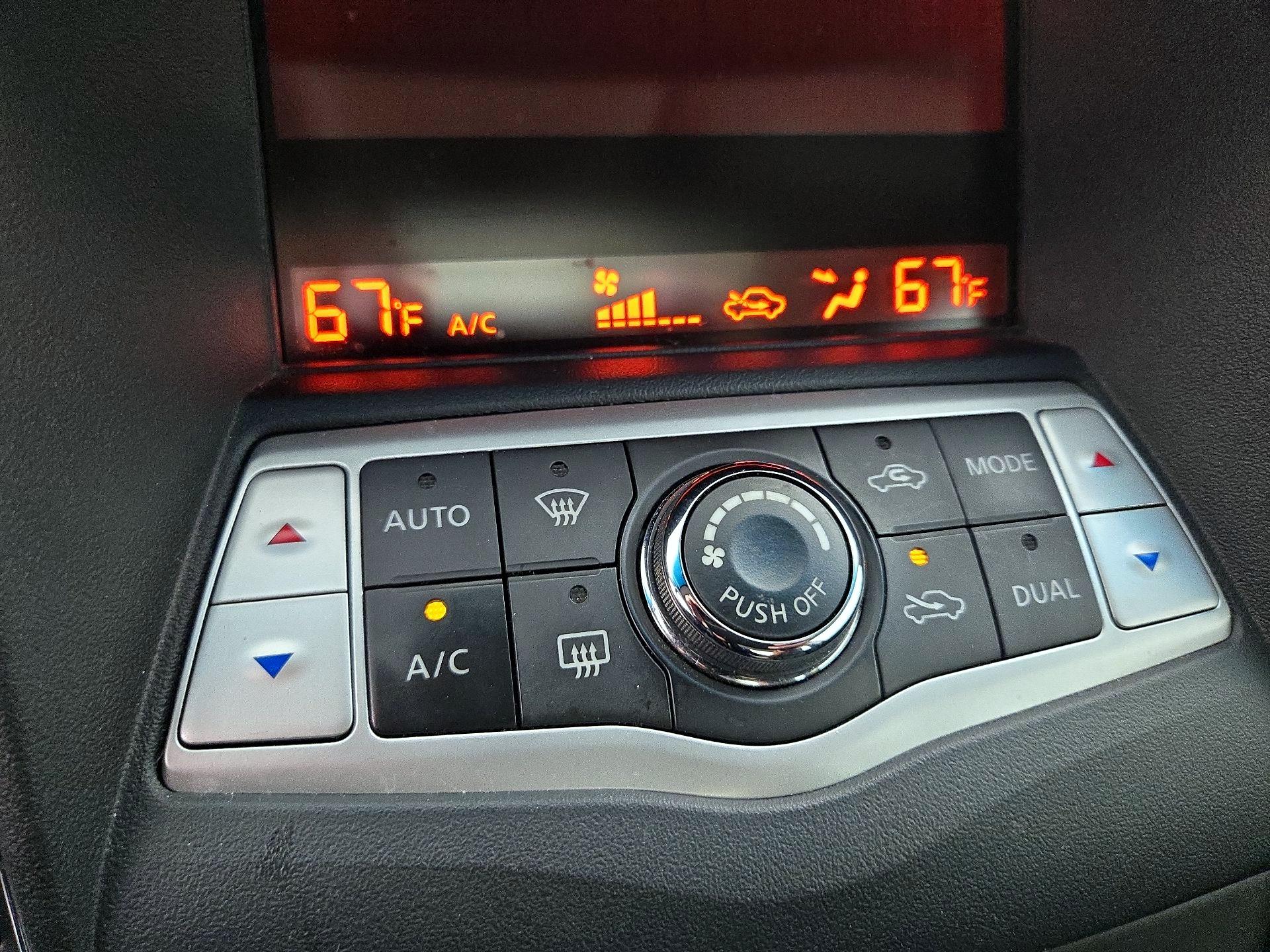 Thumbnail: 2014 Nissan Maxima - 15