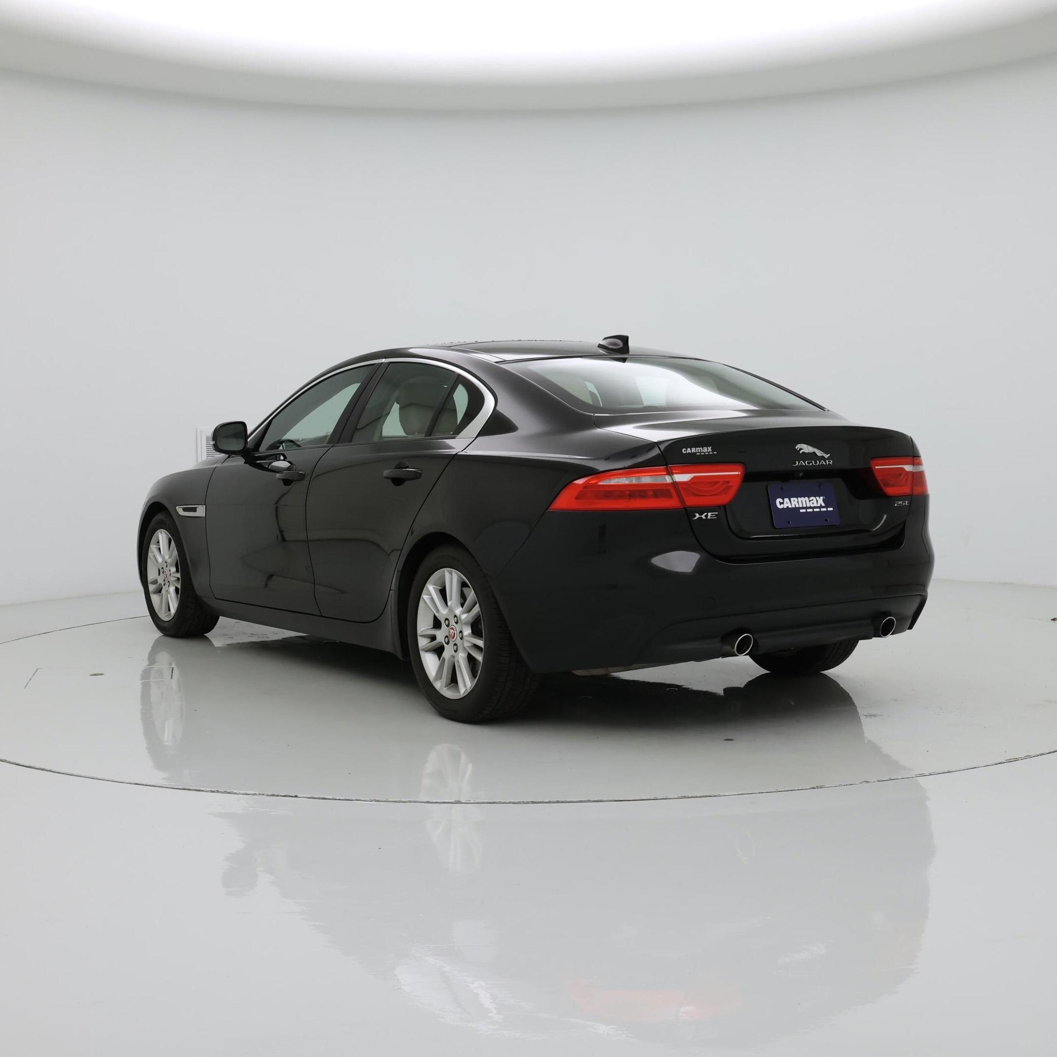 Thumbnail: 2017 Jaguar XE - 2