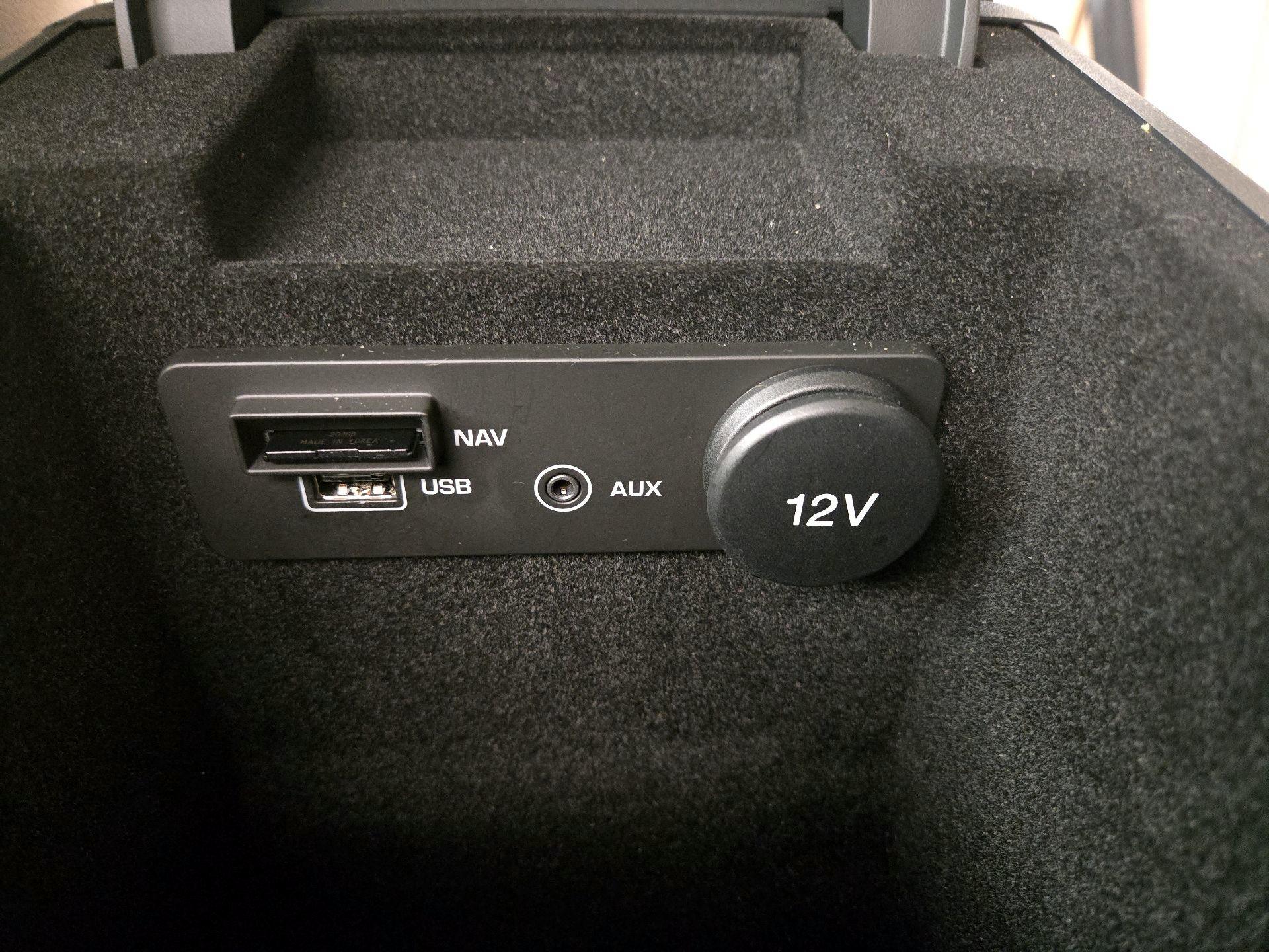 Thumbnail: 2017 Jaguar XE - 19