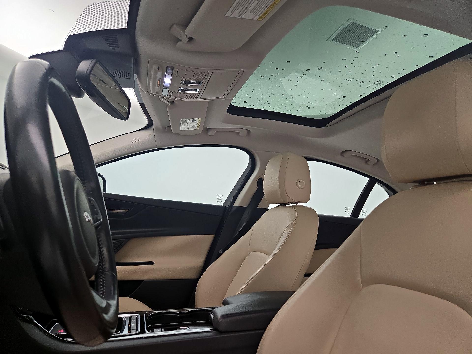 Thumbnail: 2017 Jaguar XE - 20