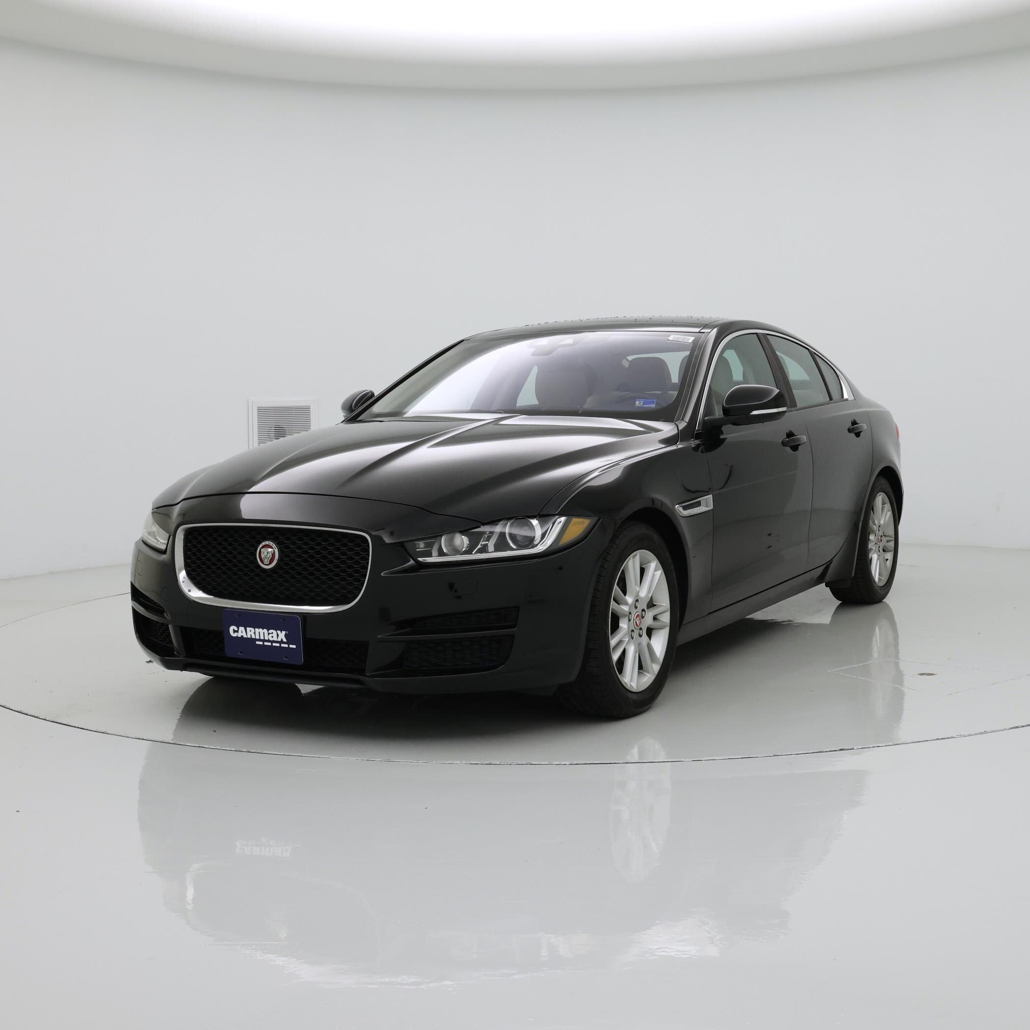 Thumbnail: 2017 Jaguar XE - 4