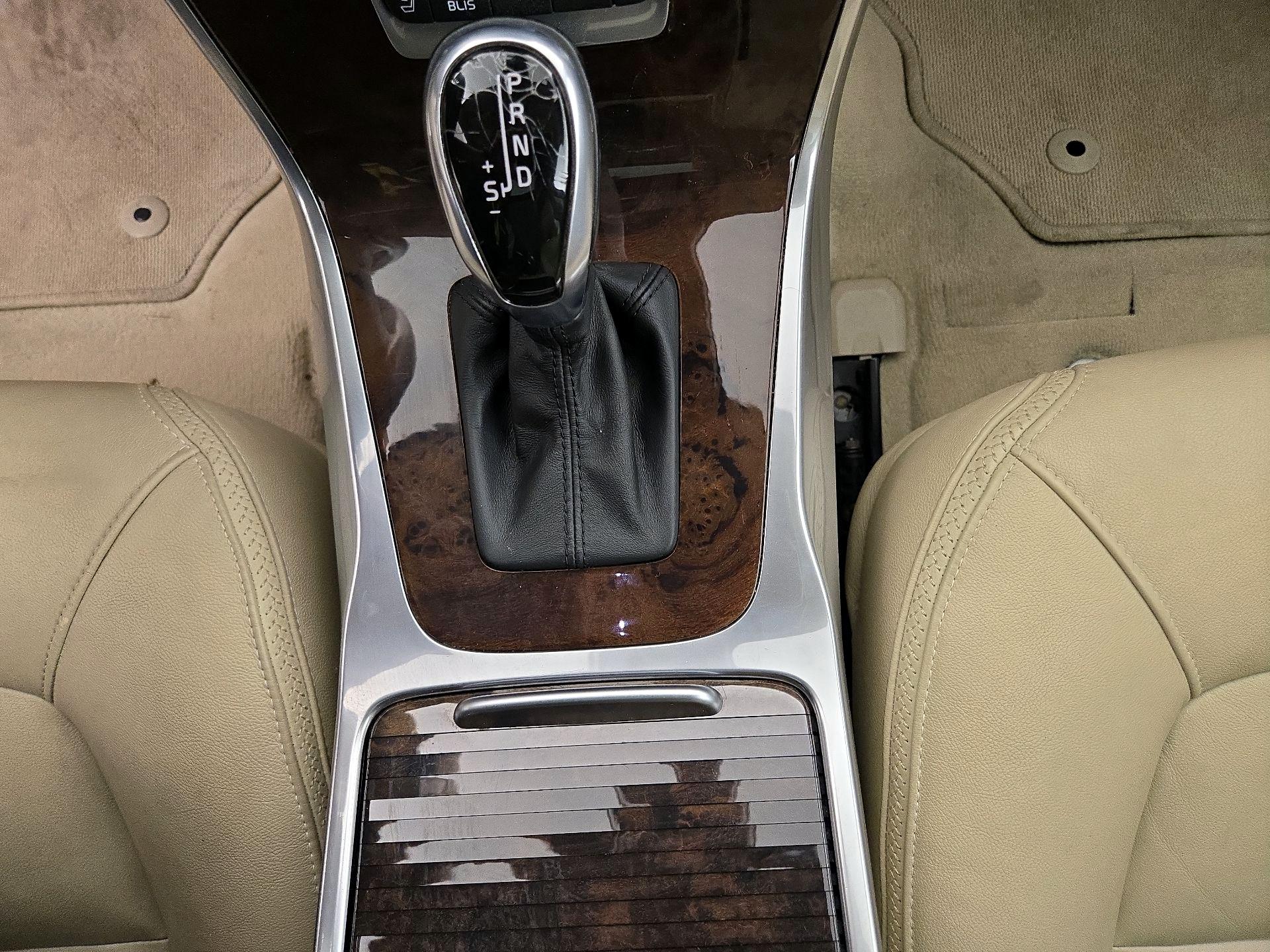 Thumbnail: 2015 Volvo XC70 - 18