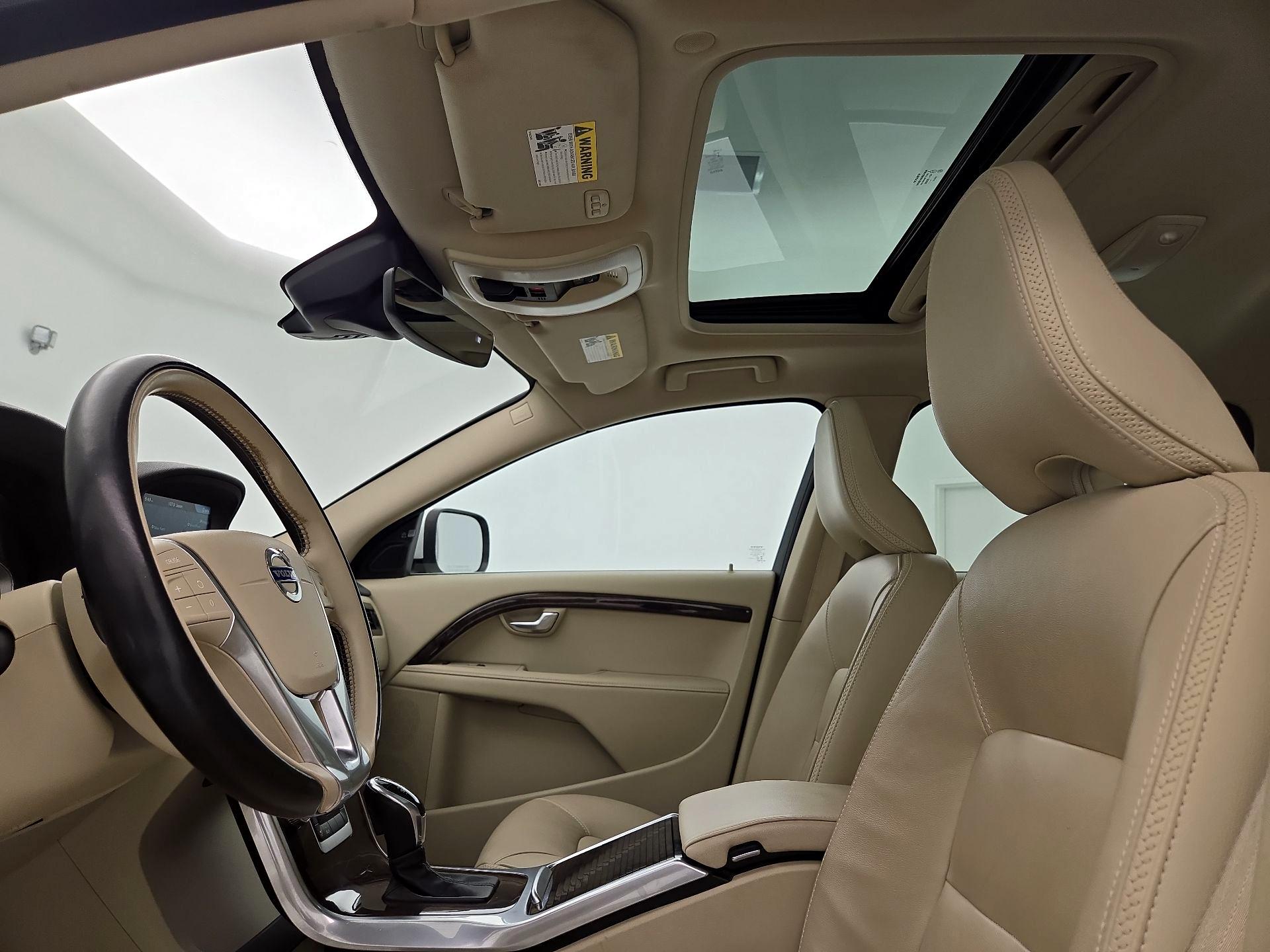 Thumbnail: 2015 Volvo XC70 - 20