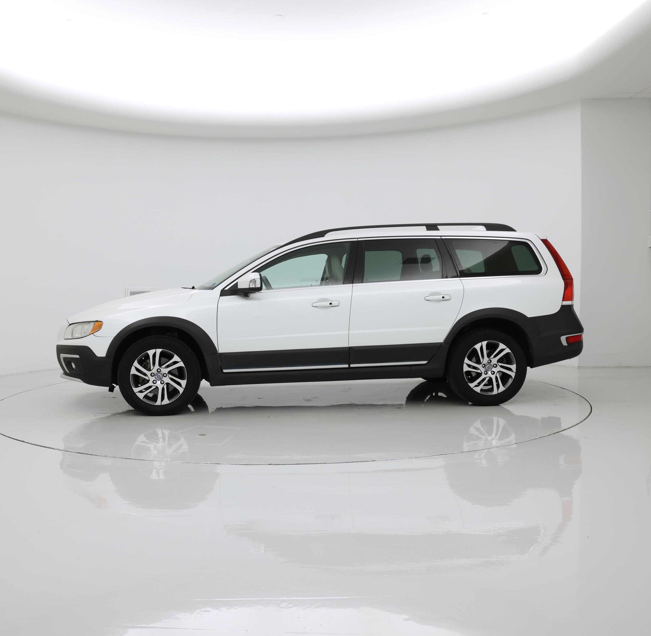 Thumbnail: 2015 Volvo XC70 - 3