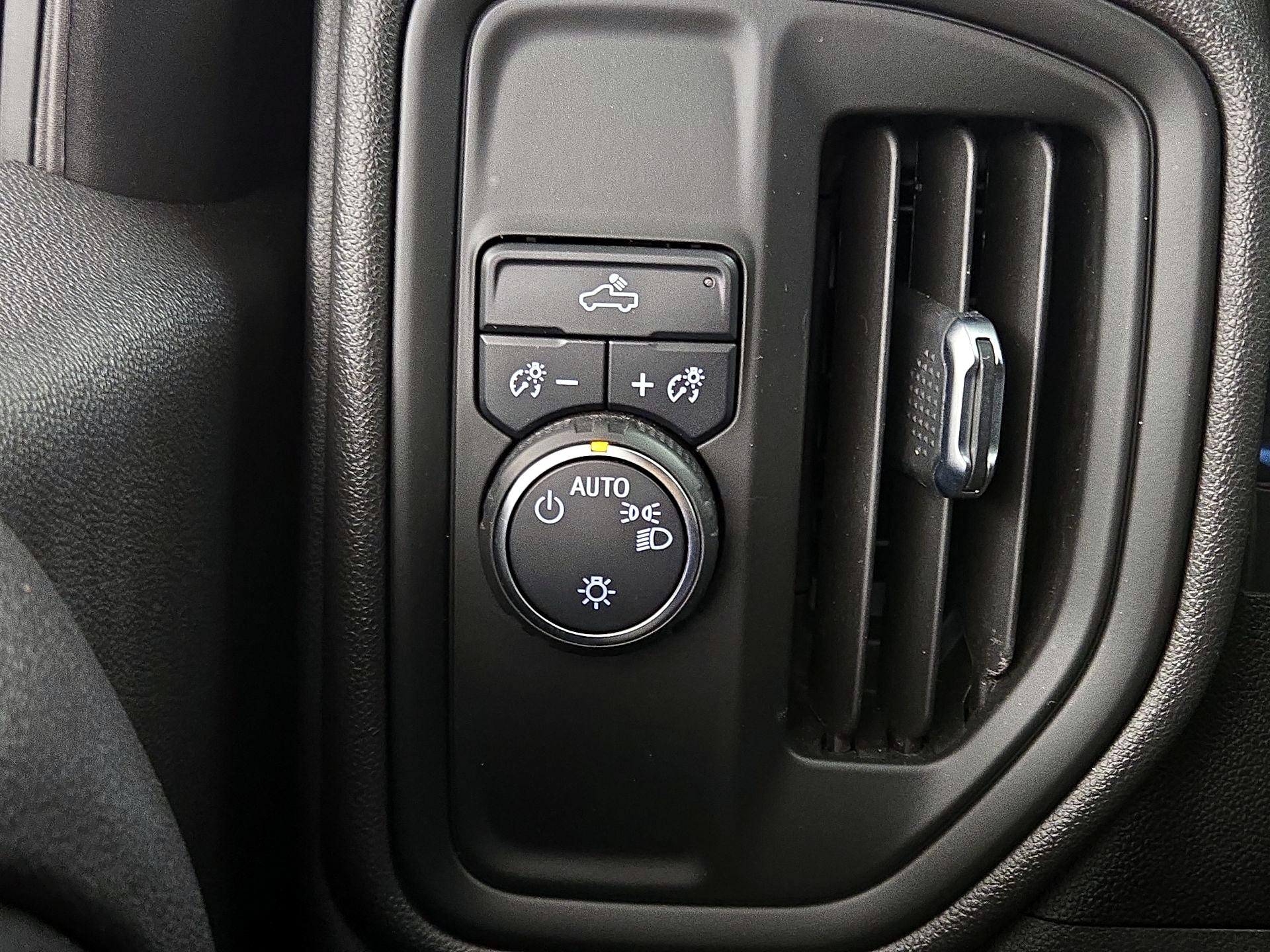 Thumbnail: 2021 Chevrolet Silverado 1500 - 13