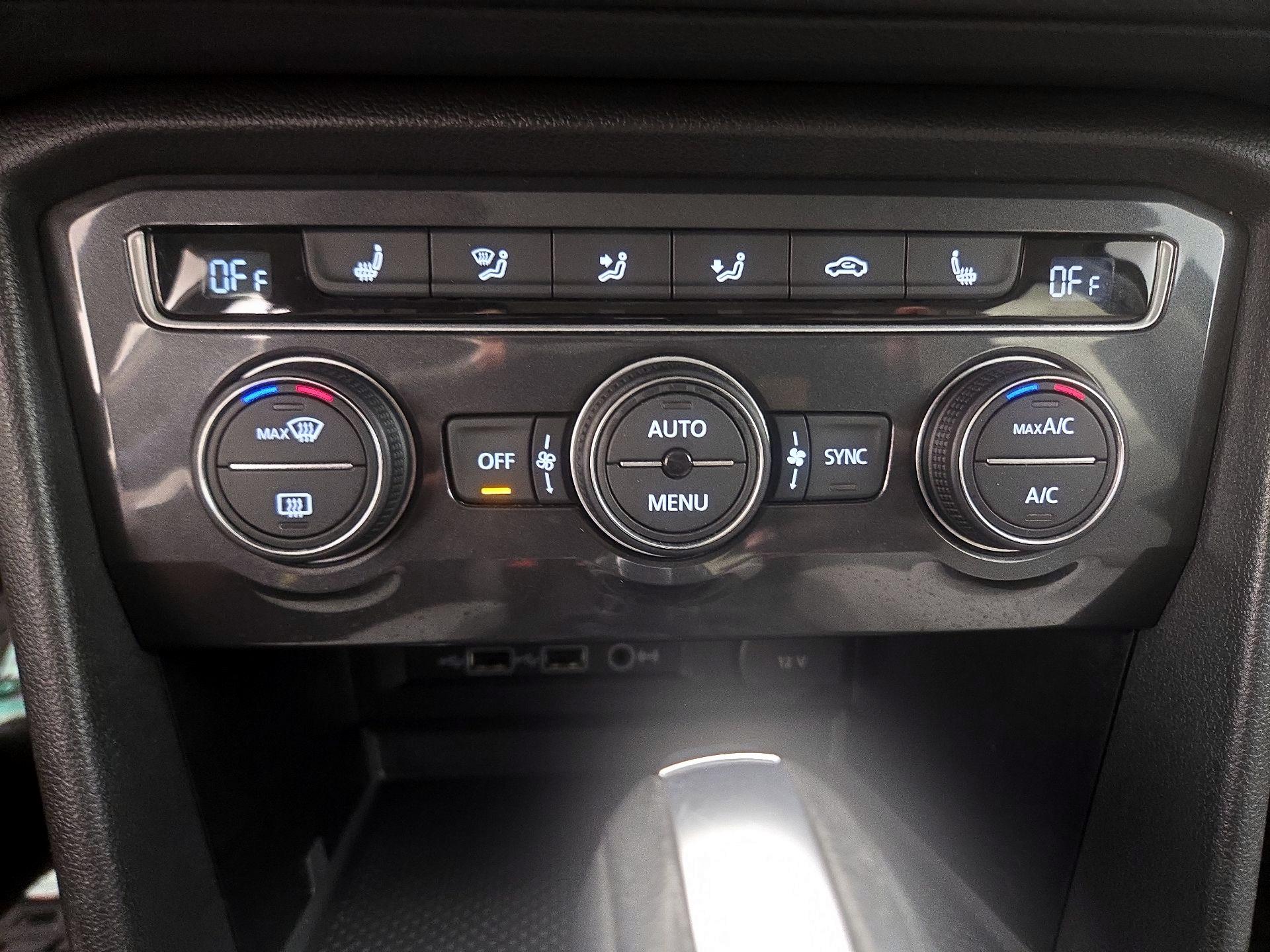Thumbnail: 2019 Volkswagen Tiguan - 16